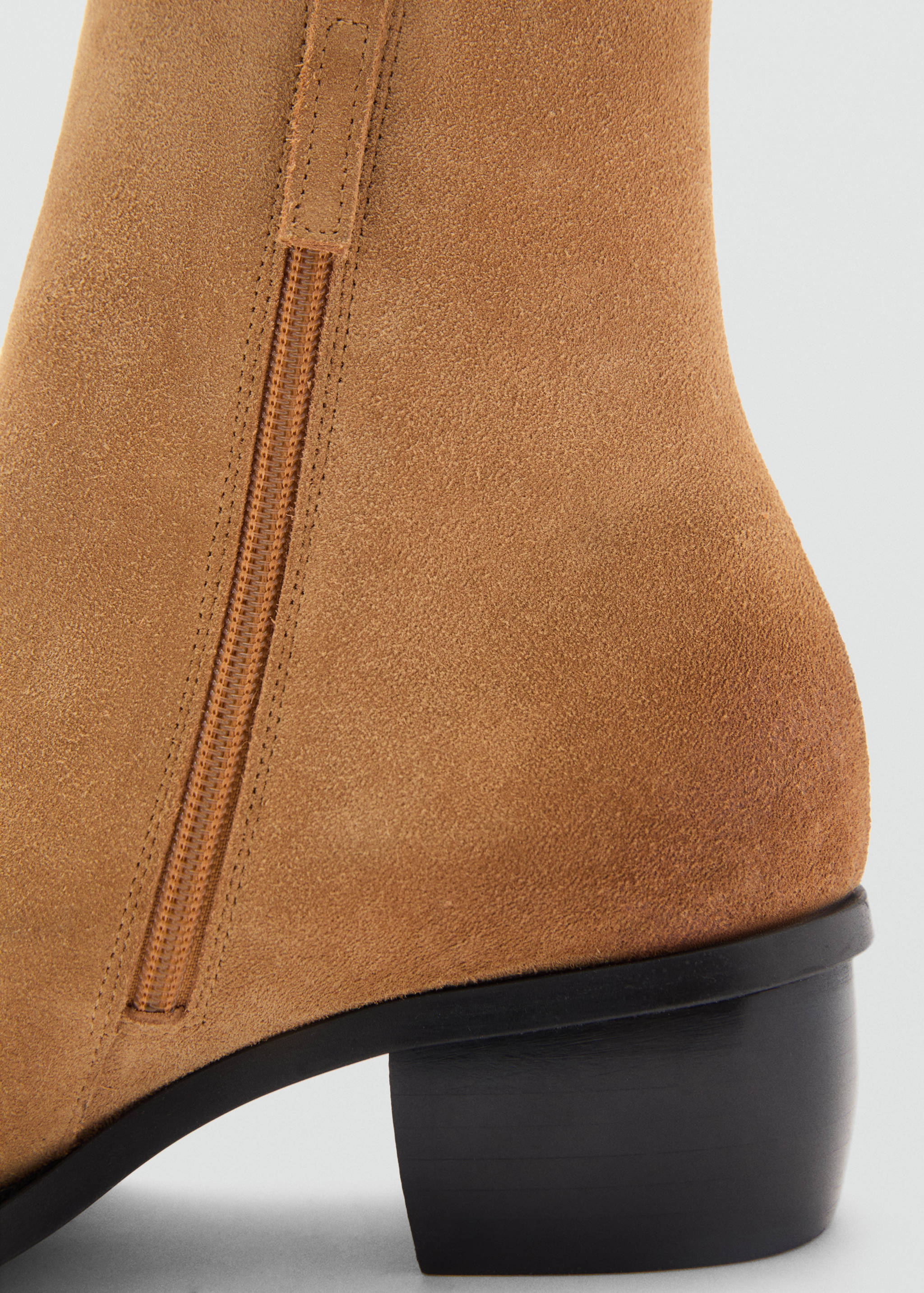 Metallic pointed toe leather ankle boots - Details of the article 3