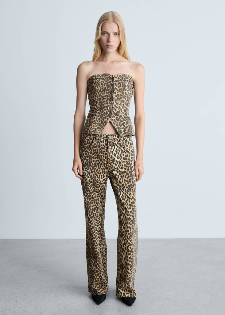 High-waisted straight-fit jeans with leopard print — Brown