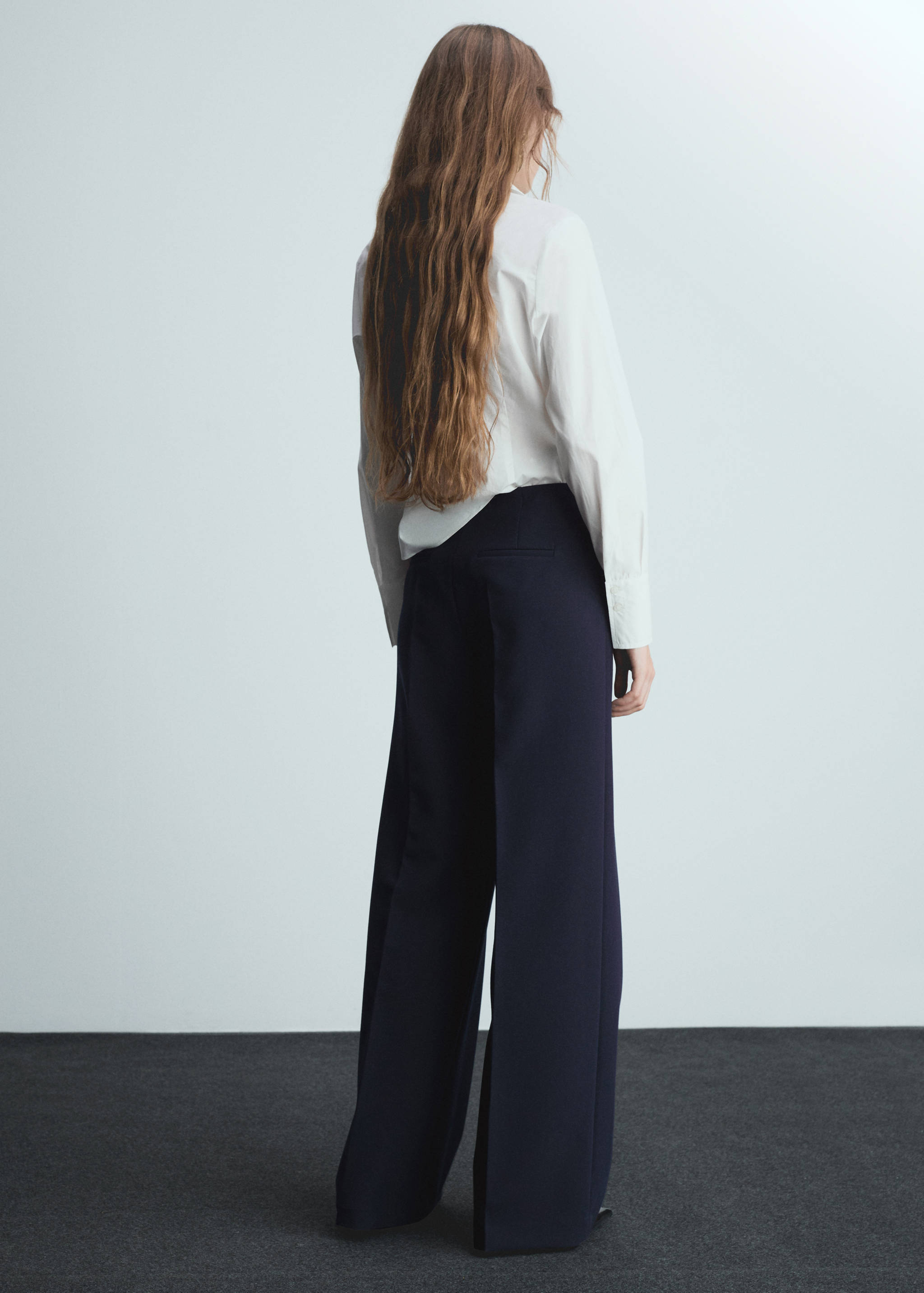 Wide leg pleated trousers - Reverse of the article
