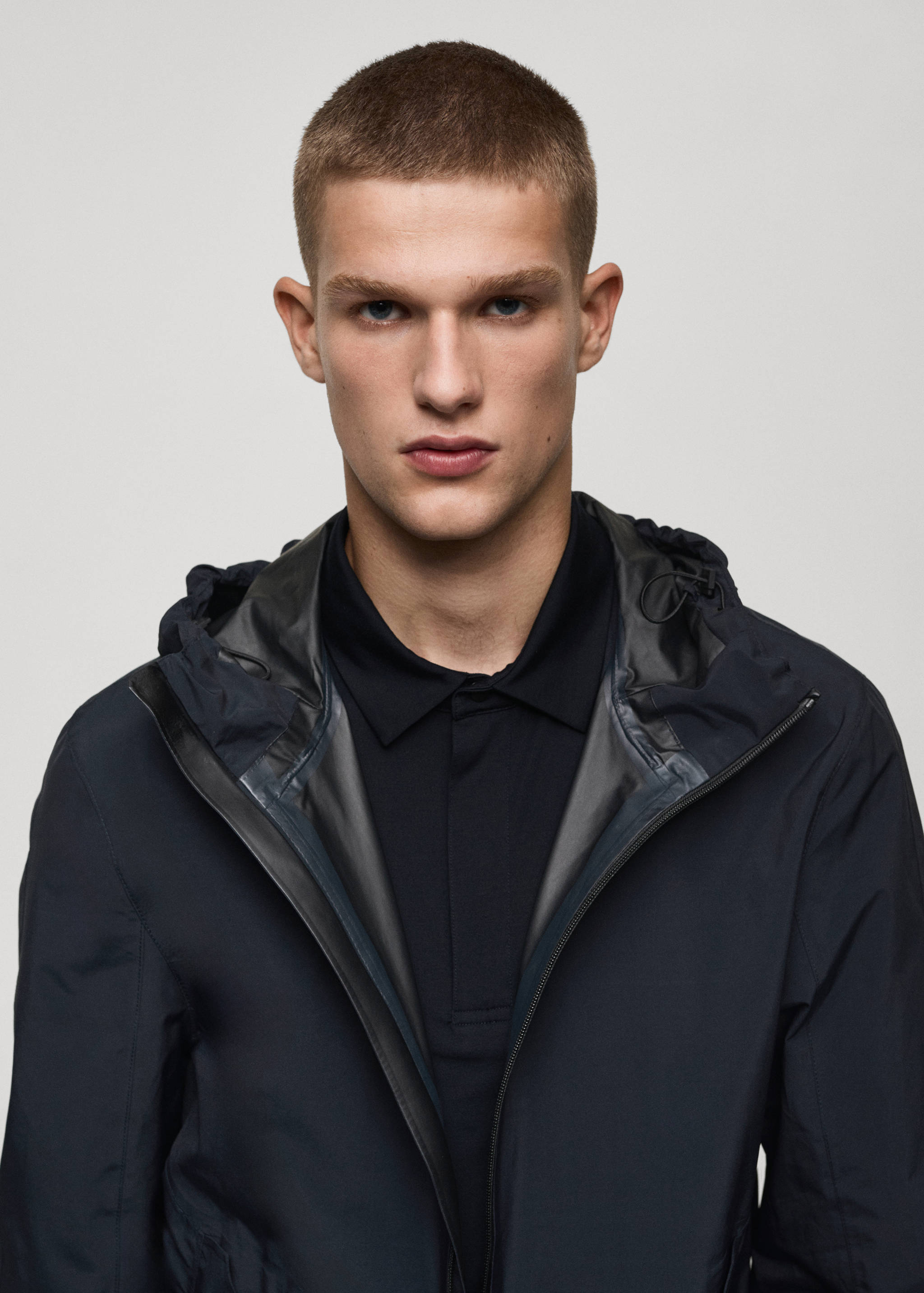Waterproof hooded jacket - Details of the article 1