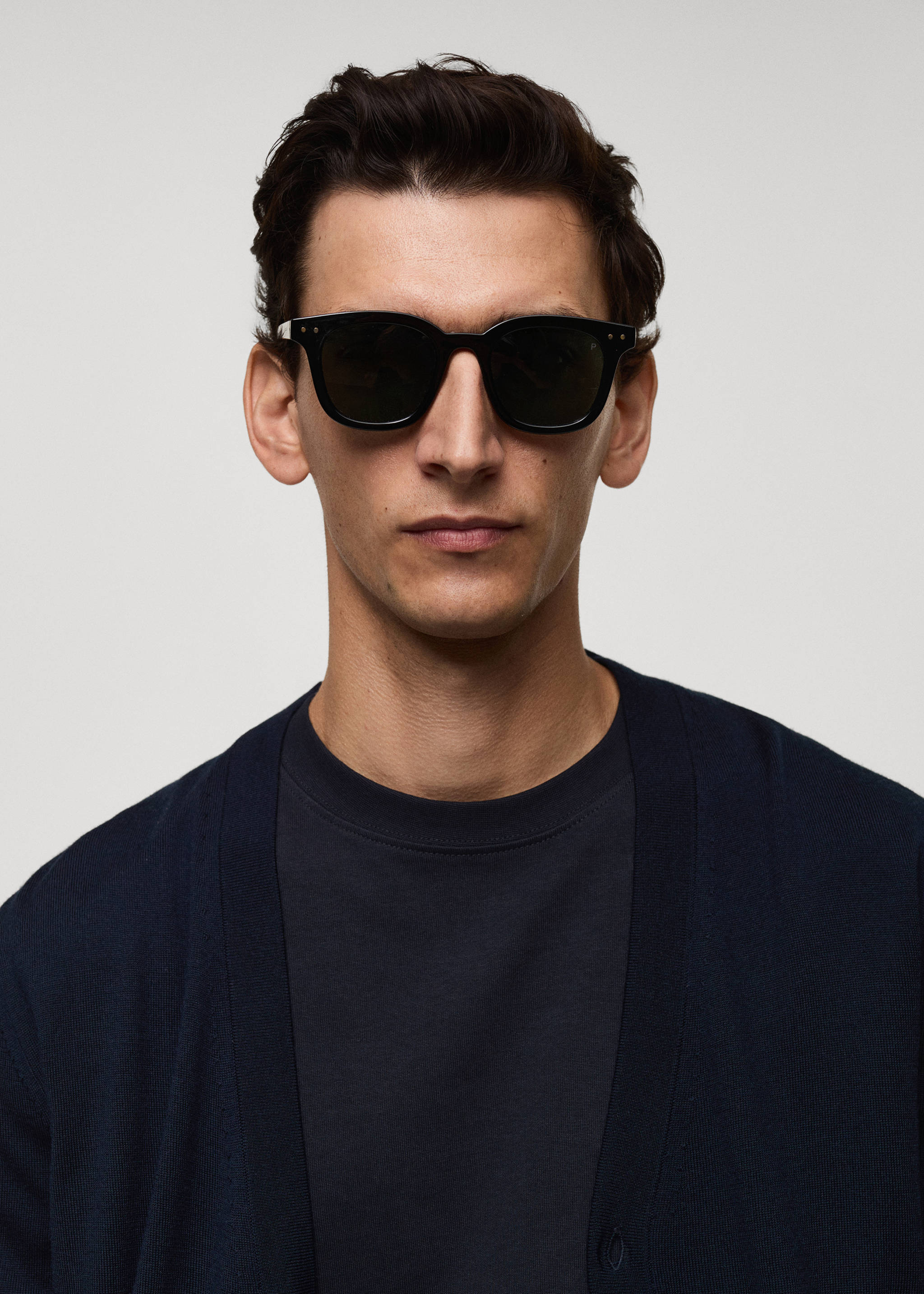 100% merino wool medium-knit cardigan - Details of the article 1