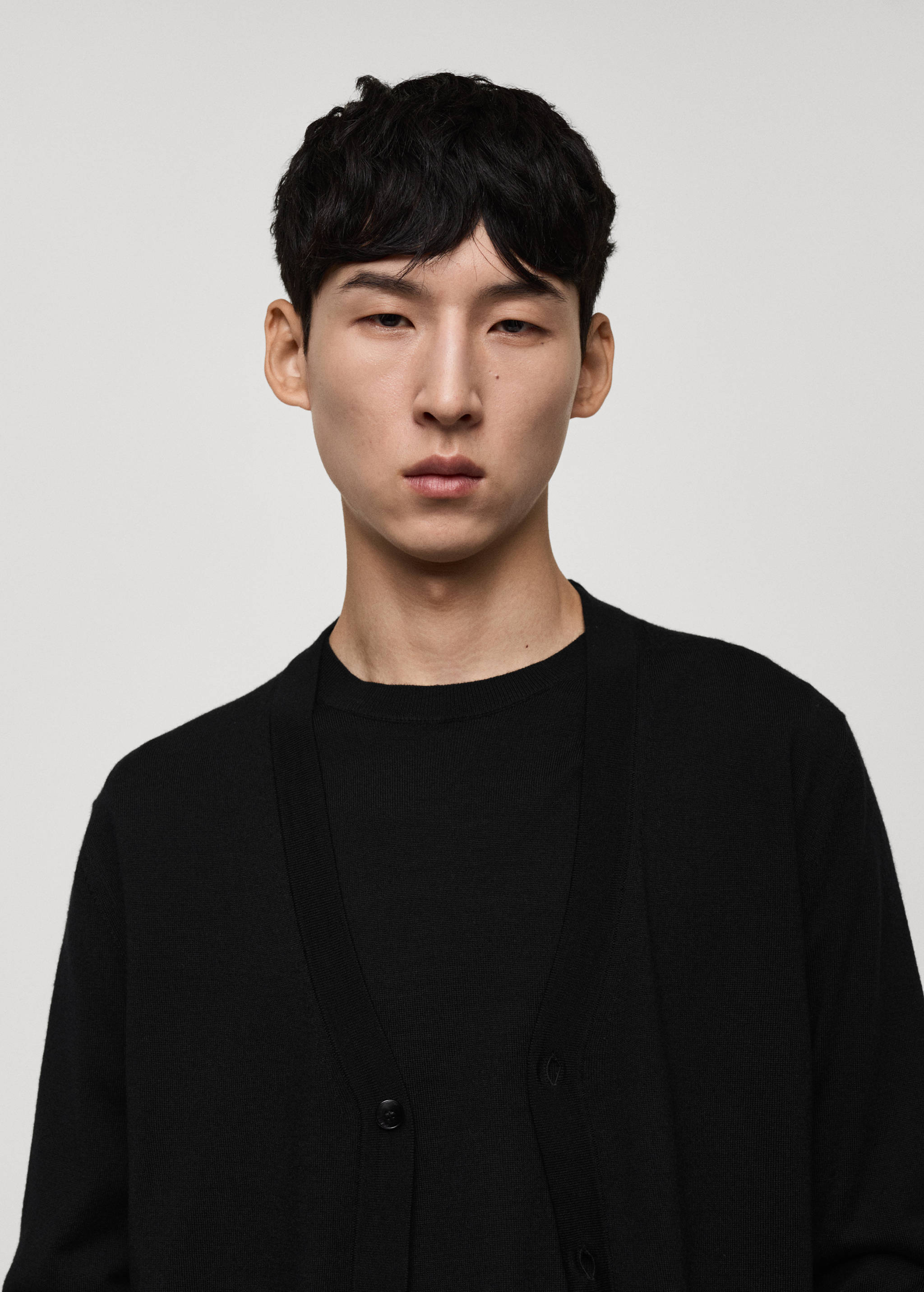 100% merino wool medium-knit cardigan - Details of the article 1