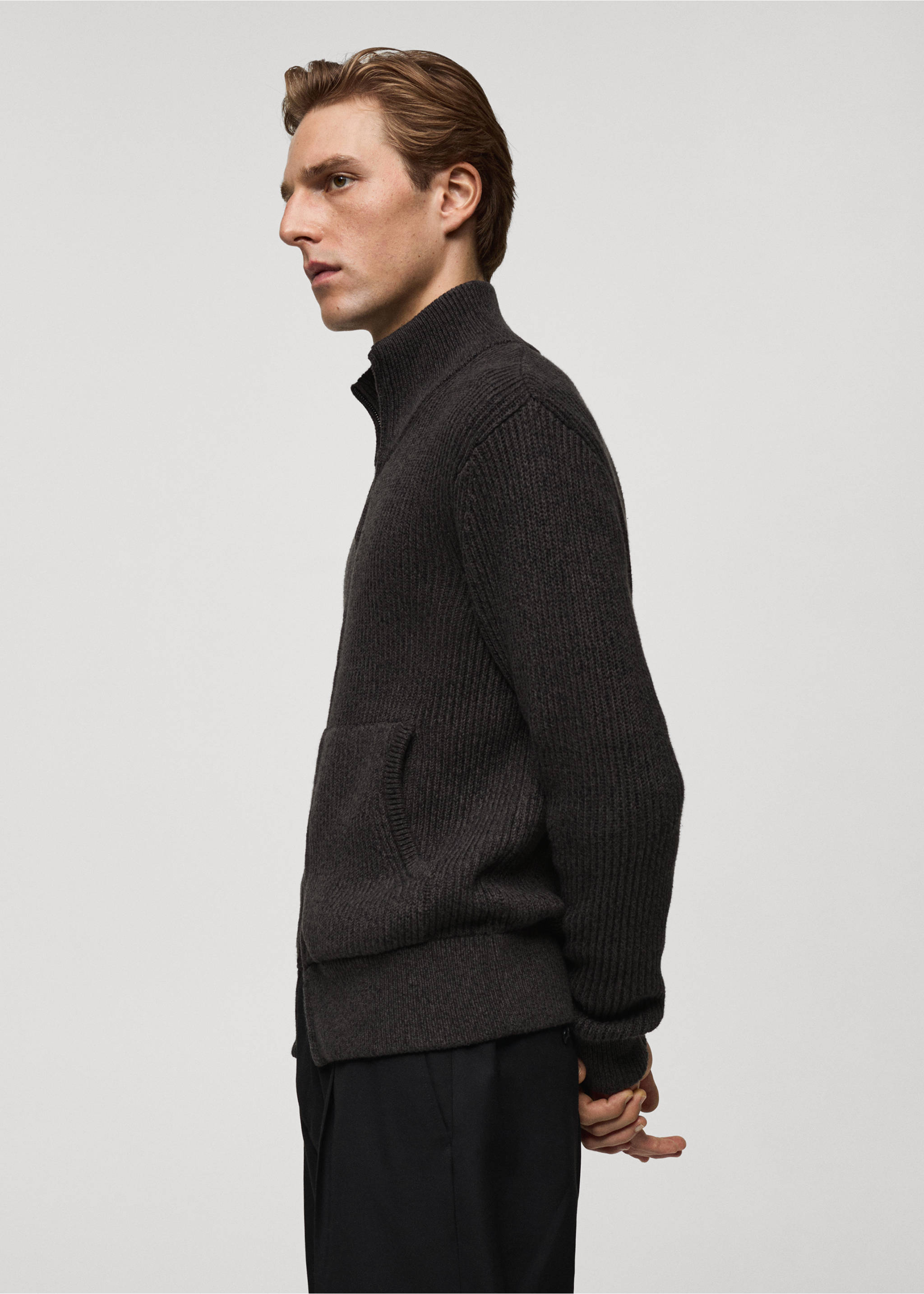 Chunky-knit ribbed sweater with zip - Details of the article 2, Charcoal. Ref: 77065975-00.