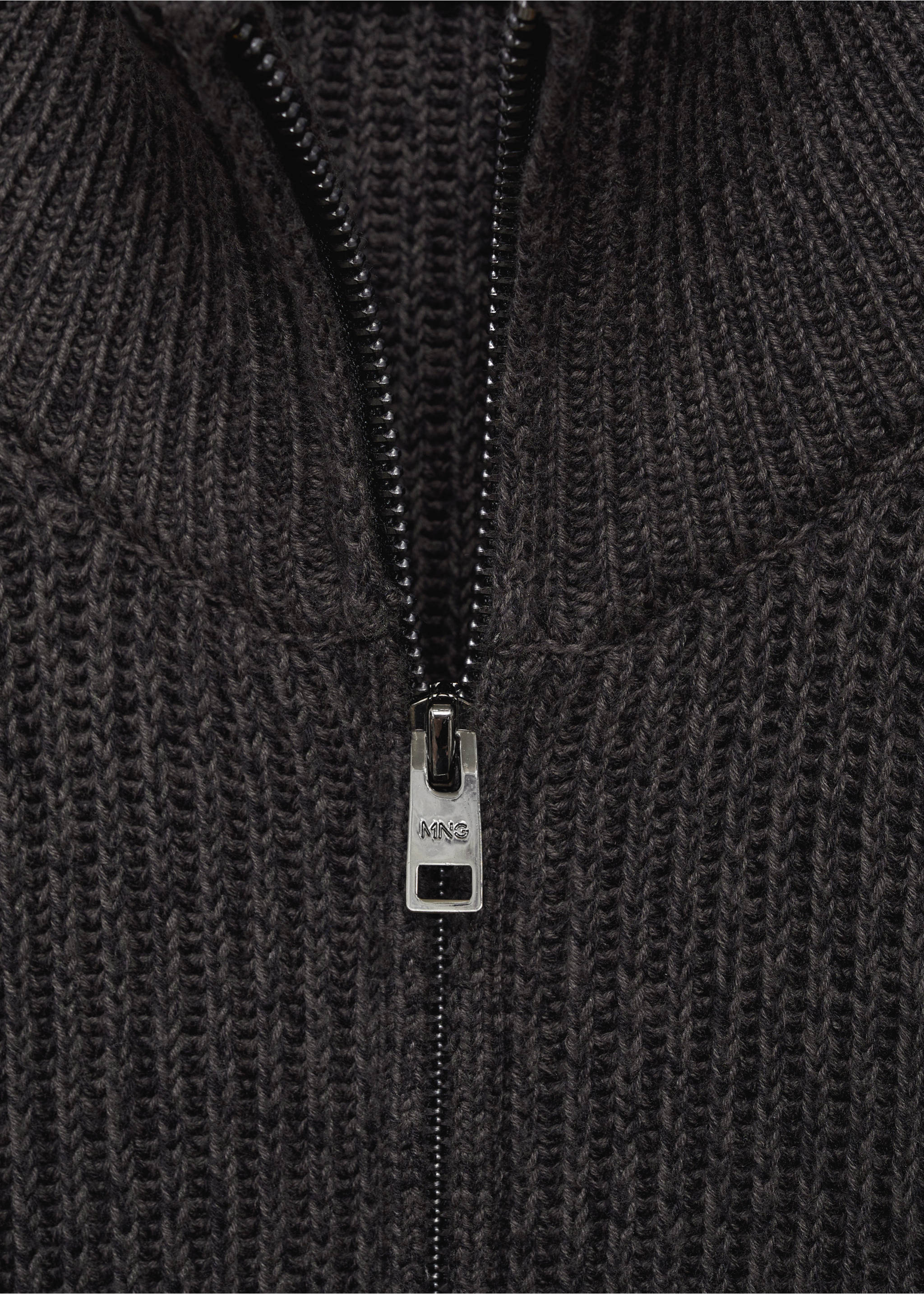 Chunky-knit ribbed sweater with zip - Details of the article 8, Charcoal. Ref: 77065975-00.