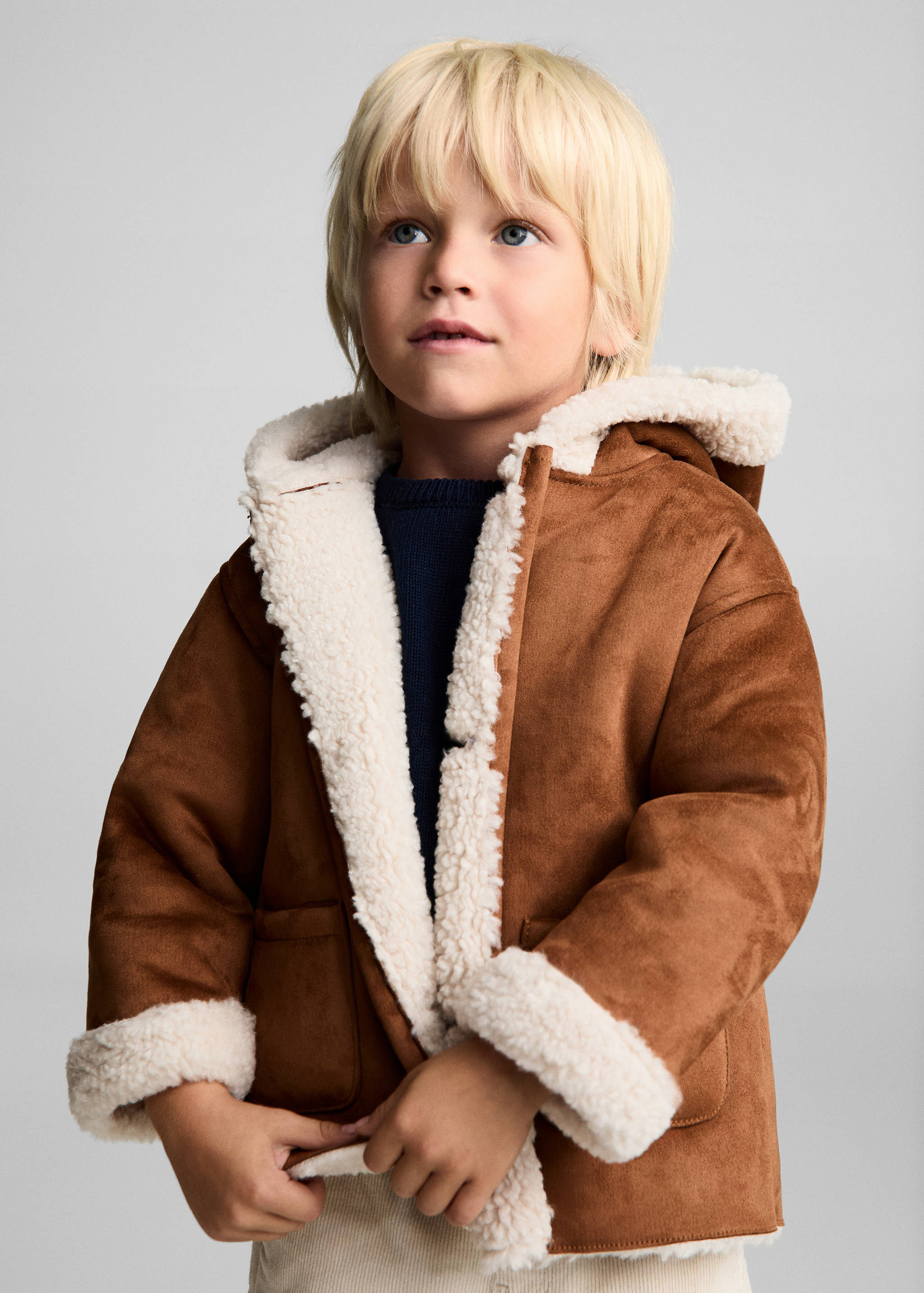 Искусственная дубленка - Средний план