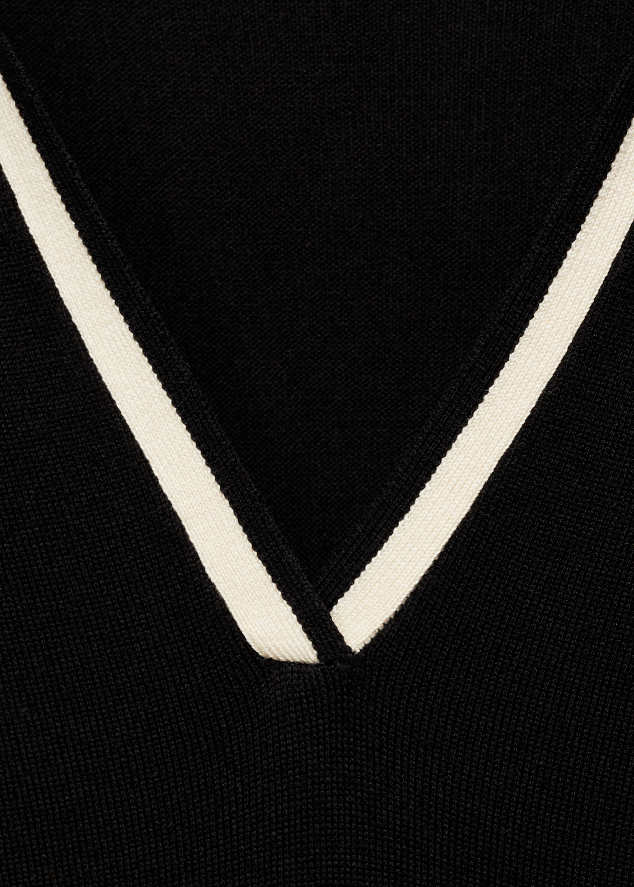 Knitted dress with contrasting collar - Details of the article 8