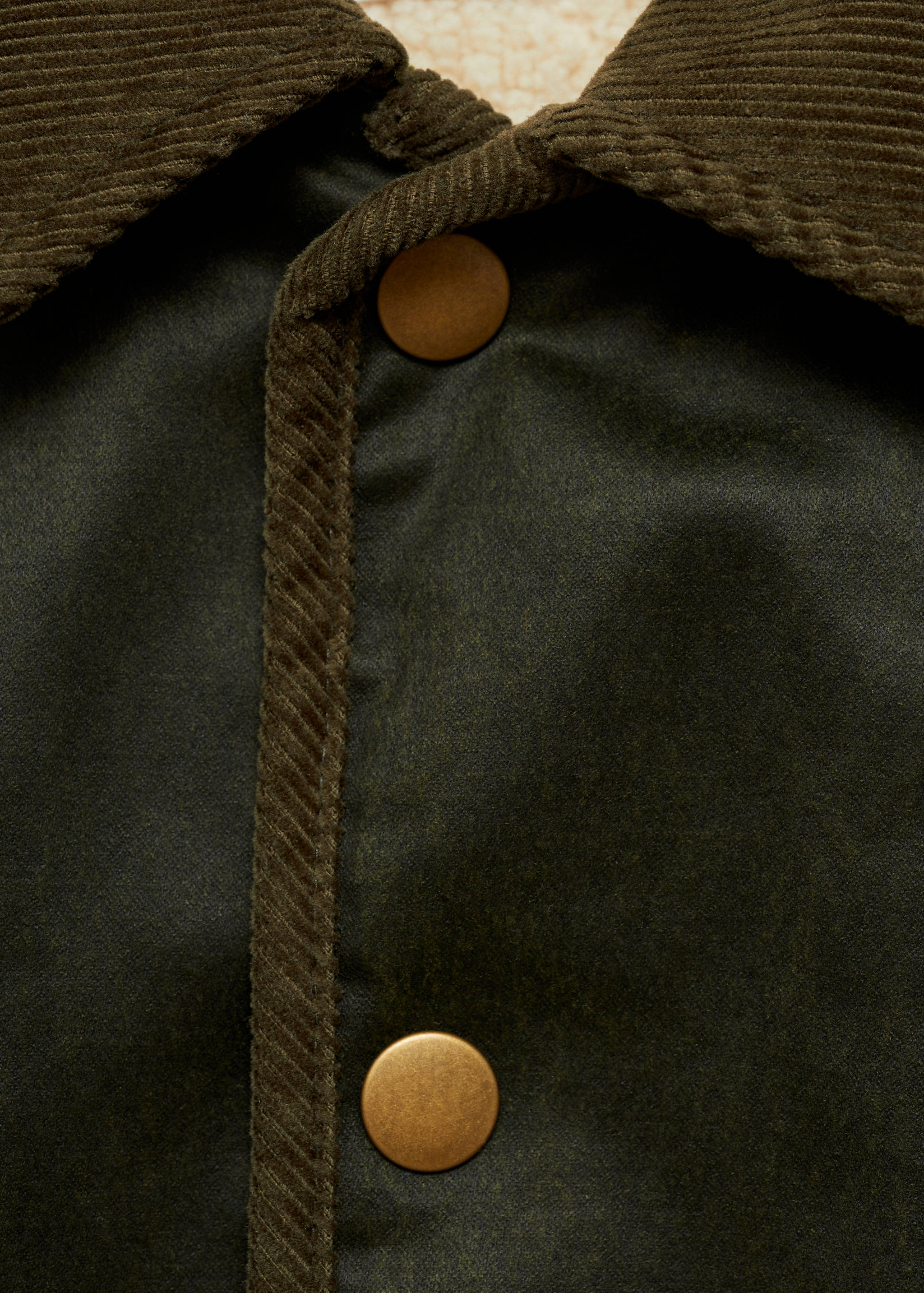 Waxed-effect barn jacket with sheepskin interior - Details of the article 8