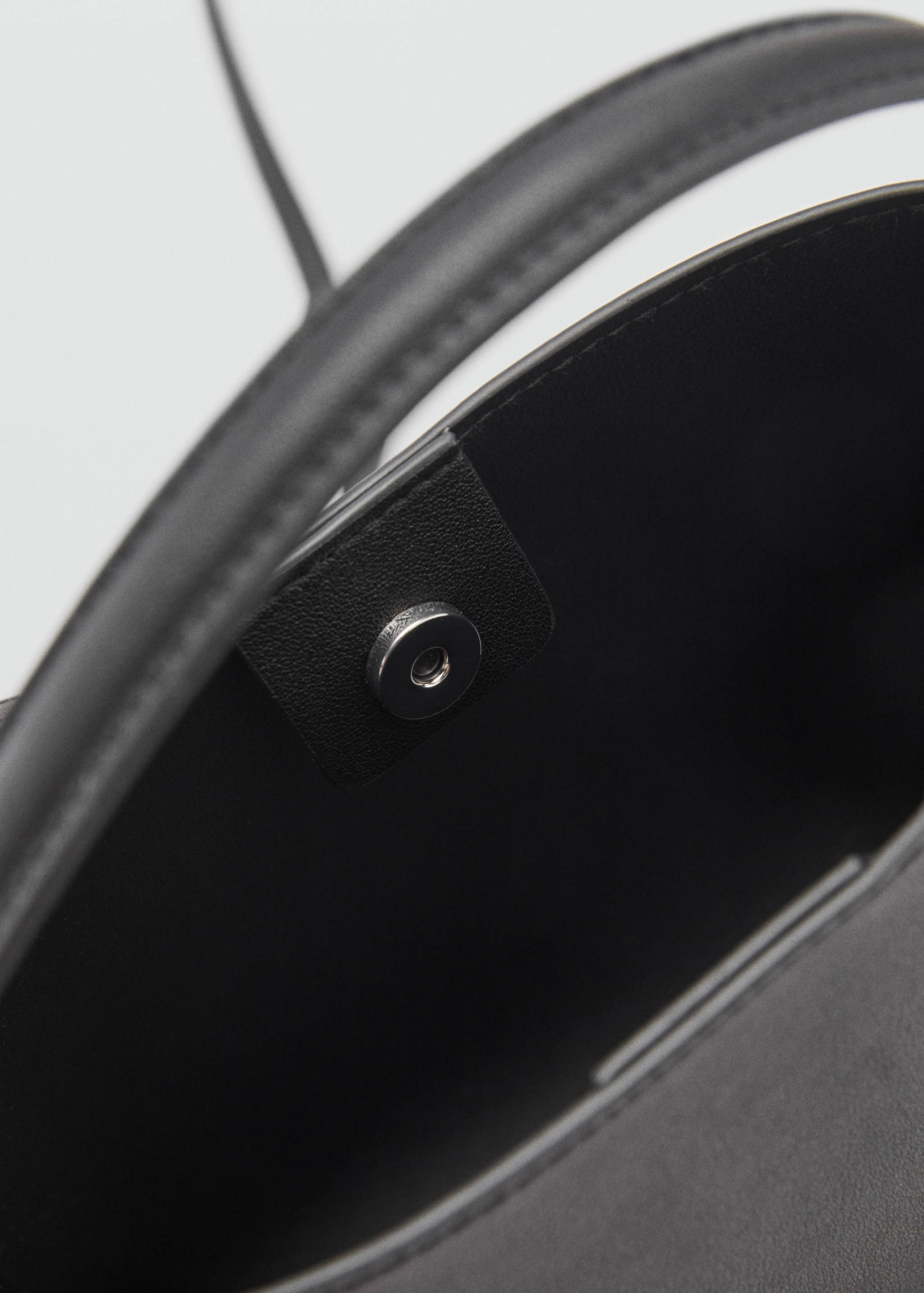 Shopper bag with buckle - Details of the article 2