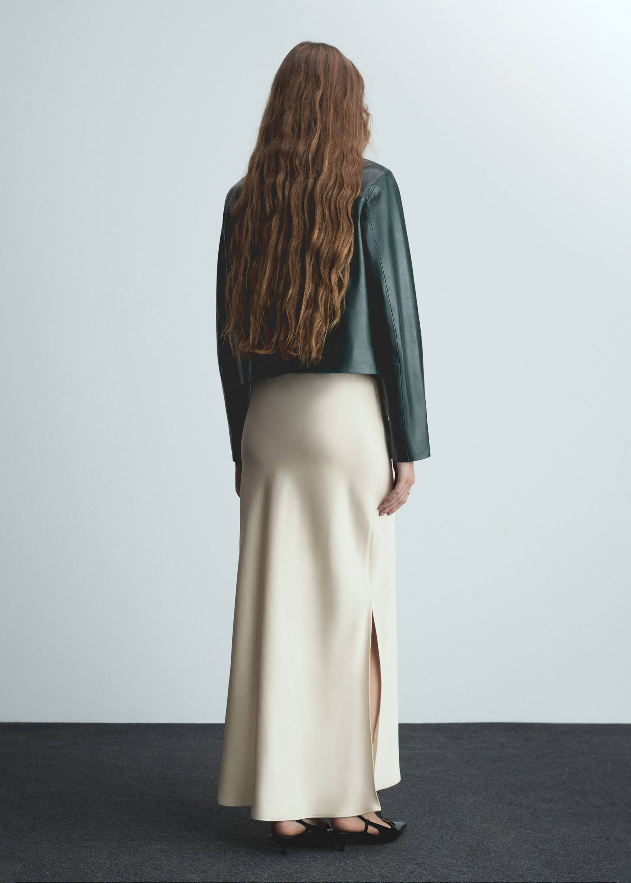 Satin long skirt - Reverse of the article