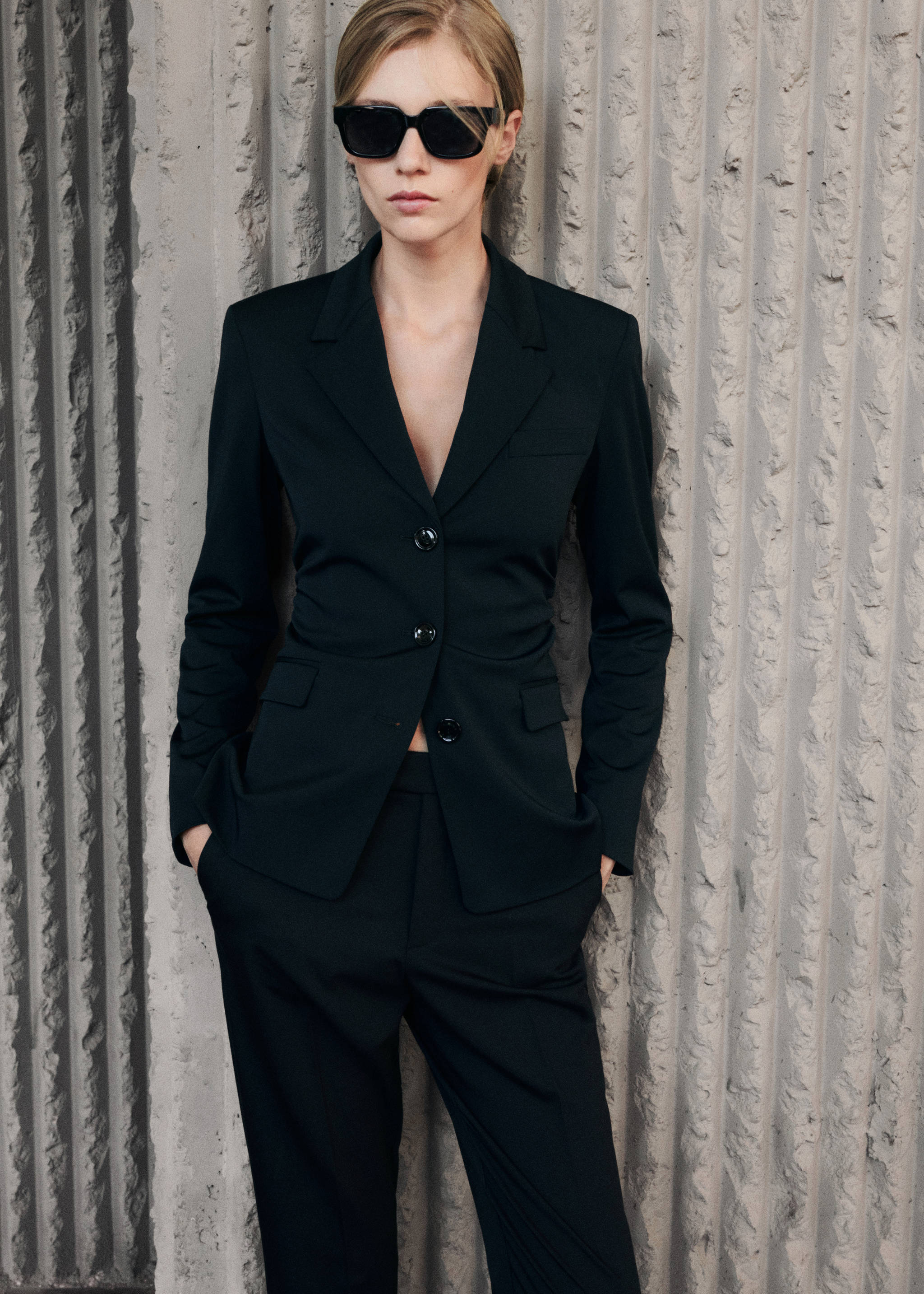 Fitted suit blazer - Details of the article 9