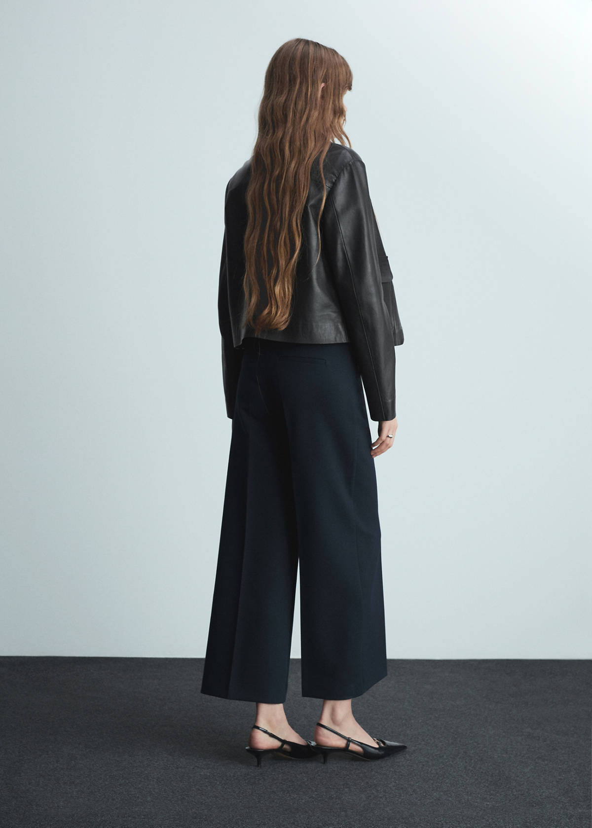 Wide leg pleated trousers — Dark Navy