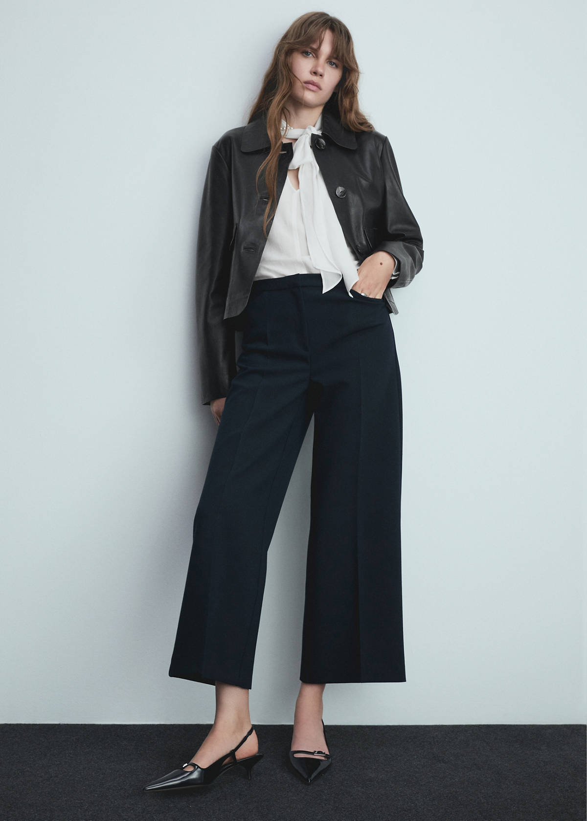 Wide leg pleated trousers — Dark Navy