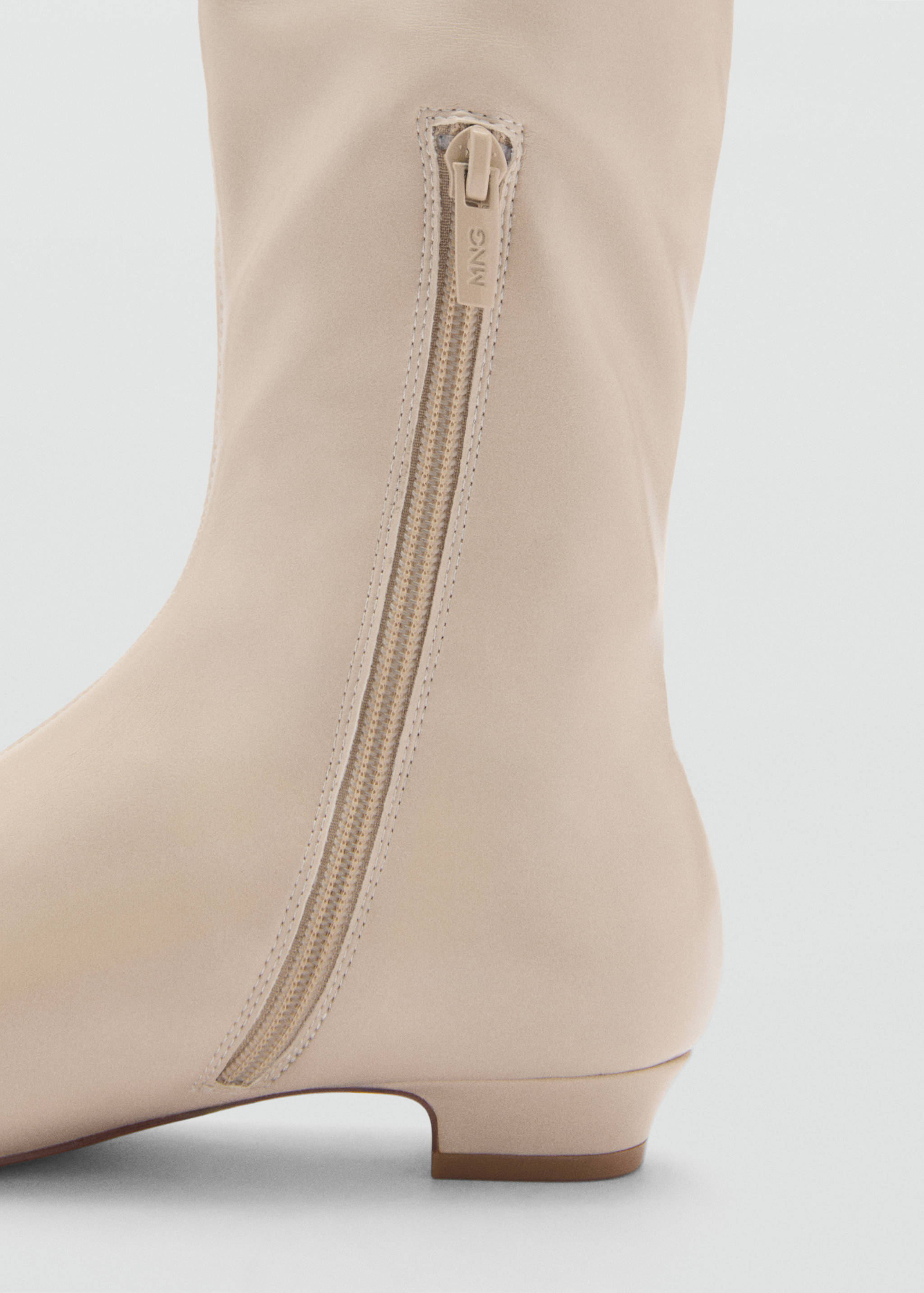 High boots with zip - Details of the article 1