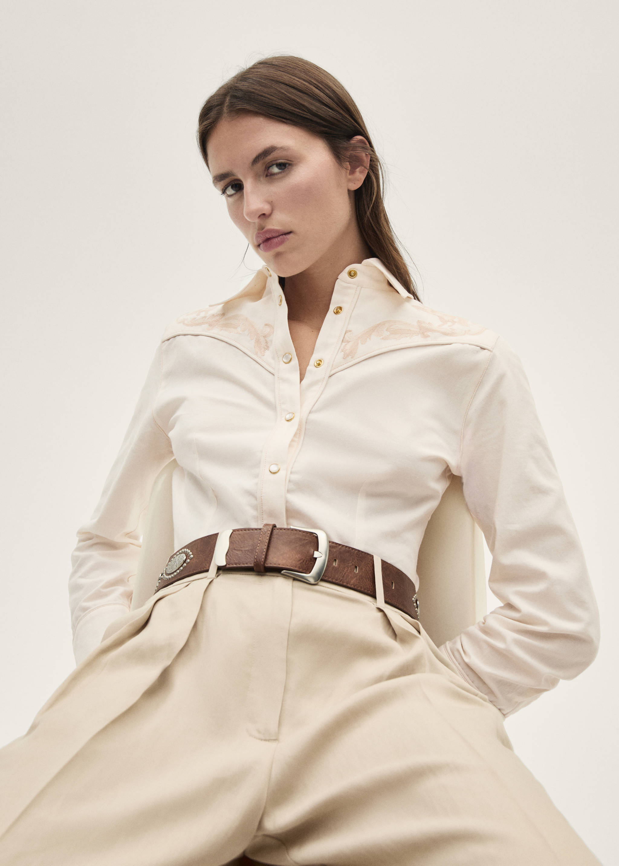 Chemise ajustée broderies décoratives - Détail de l'article 2