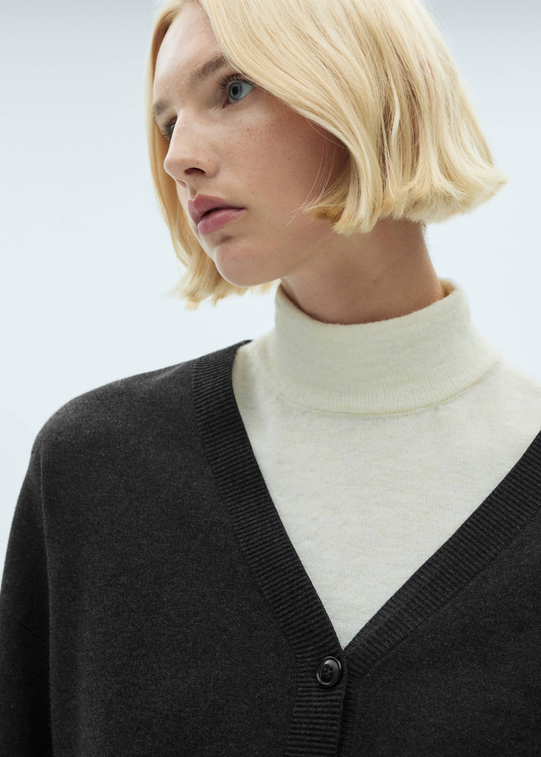 Трикотажный кардиган с V-образной горловиной - Деталь изделия 1