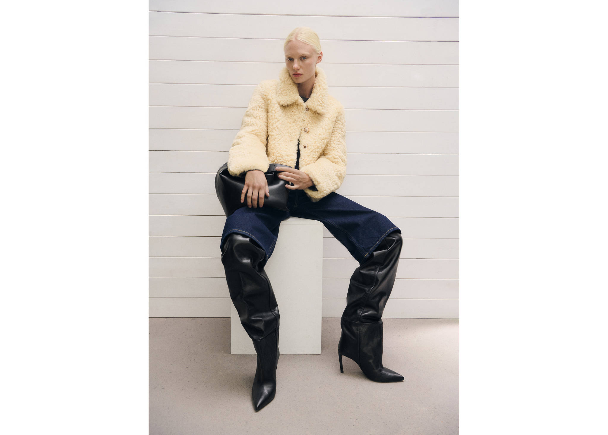 Knee-high leather boots with ruched detail - Panoramic plane