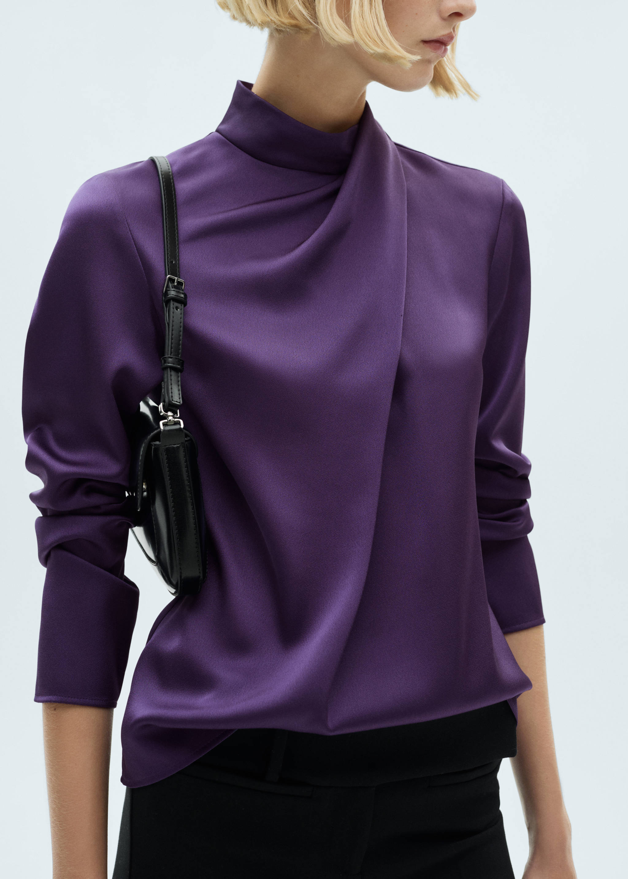 Turtleneck draped satin blouse - Medium plane