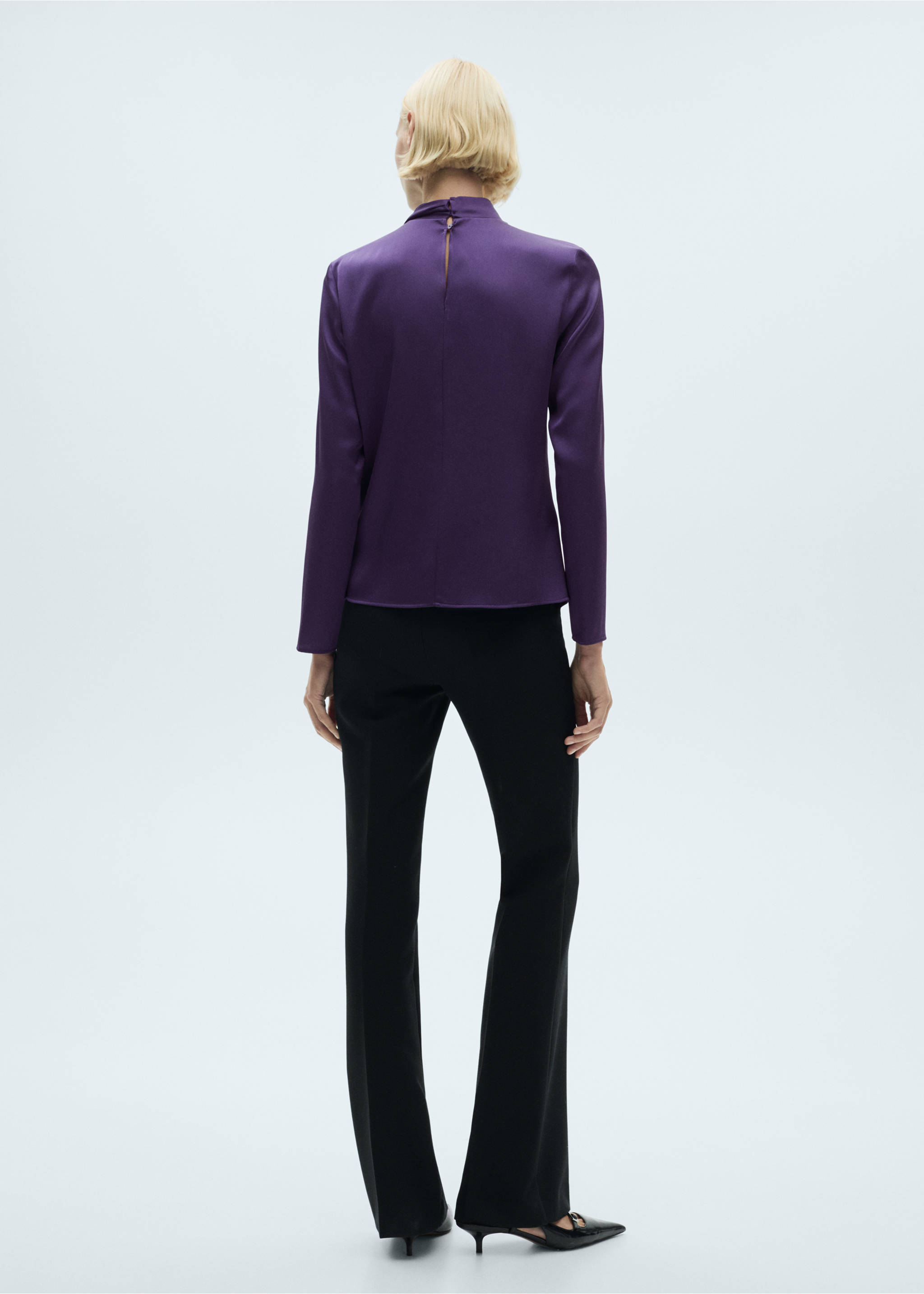 Turtleneck draped satin blouse - Reverse of the article, Purple. Ref: 77067715-00.