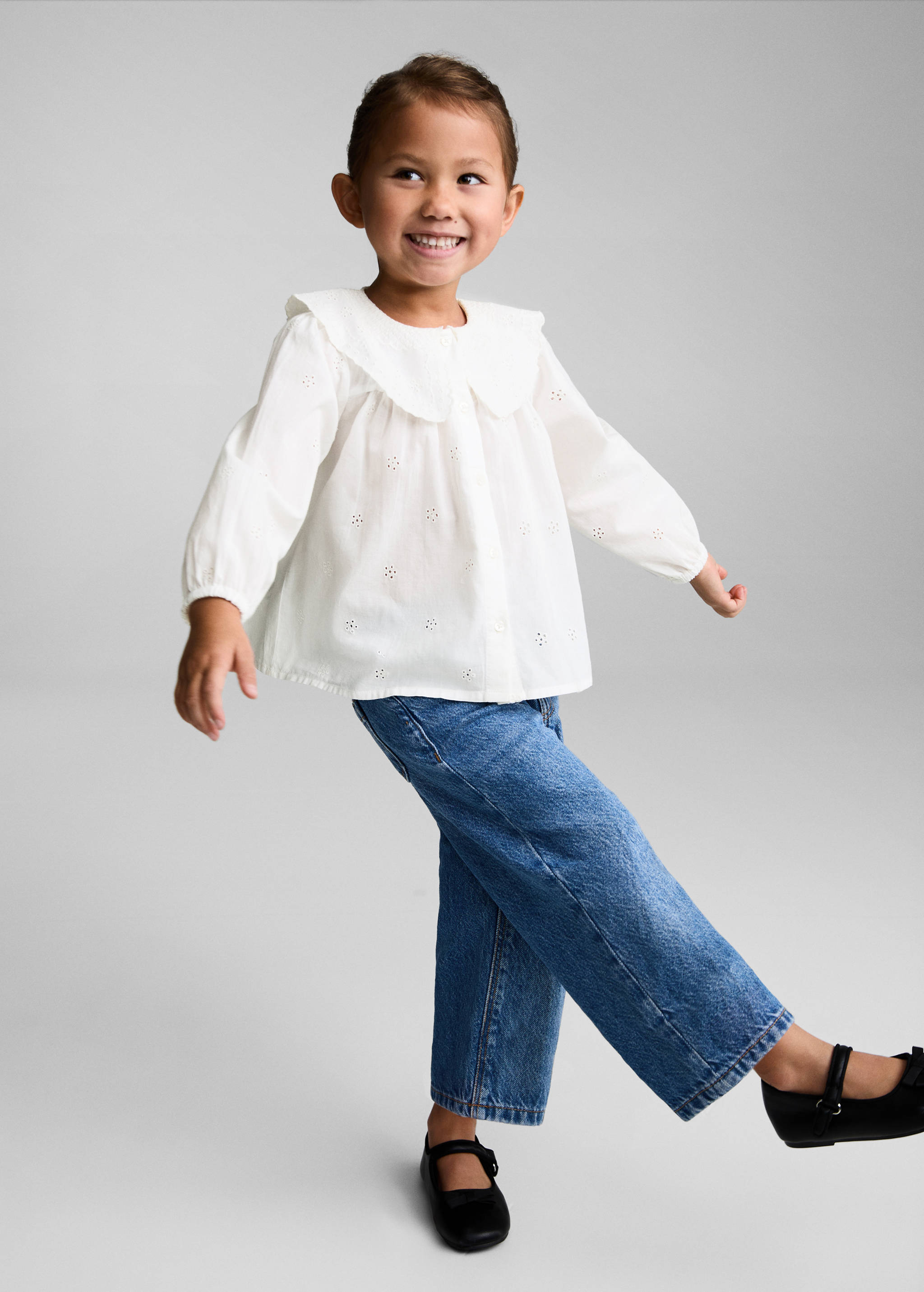 Embroidered details blouse - General plane
