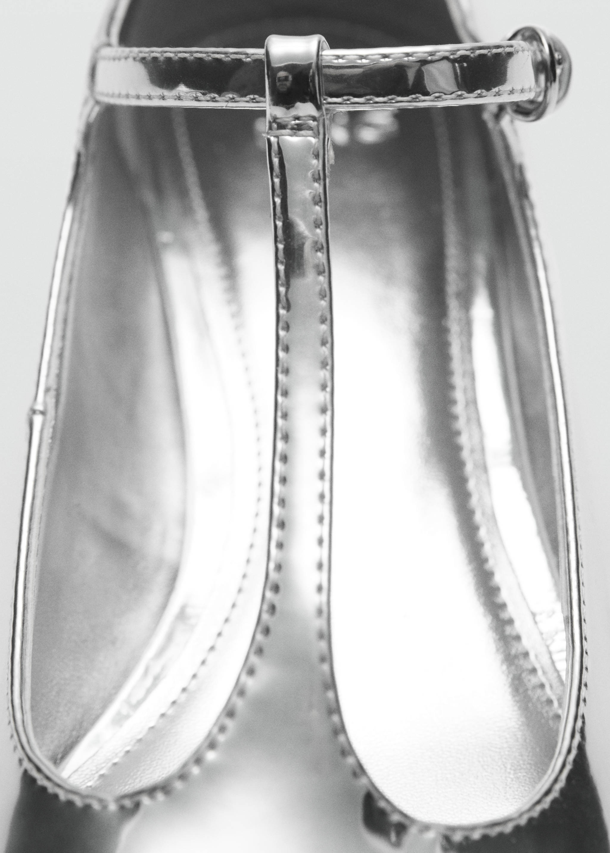 Metallic heel shoes - Details of the article 1