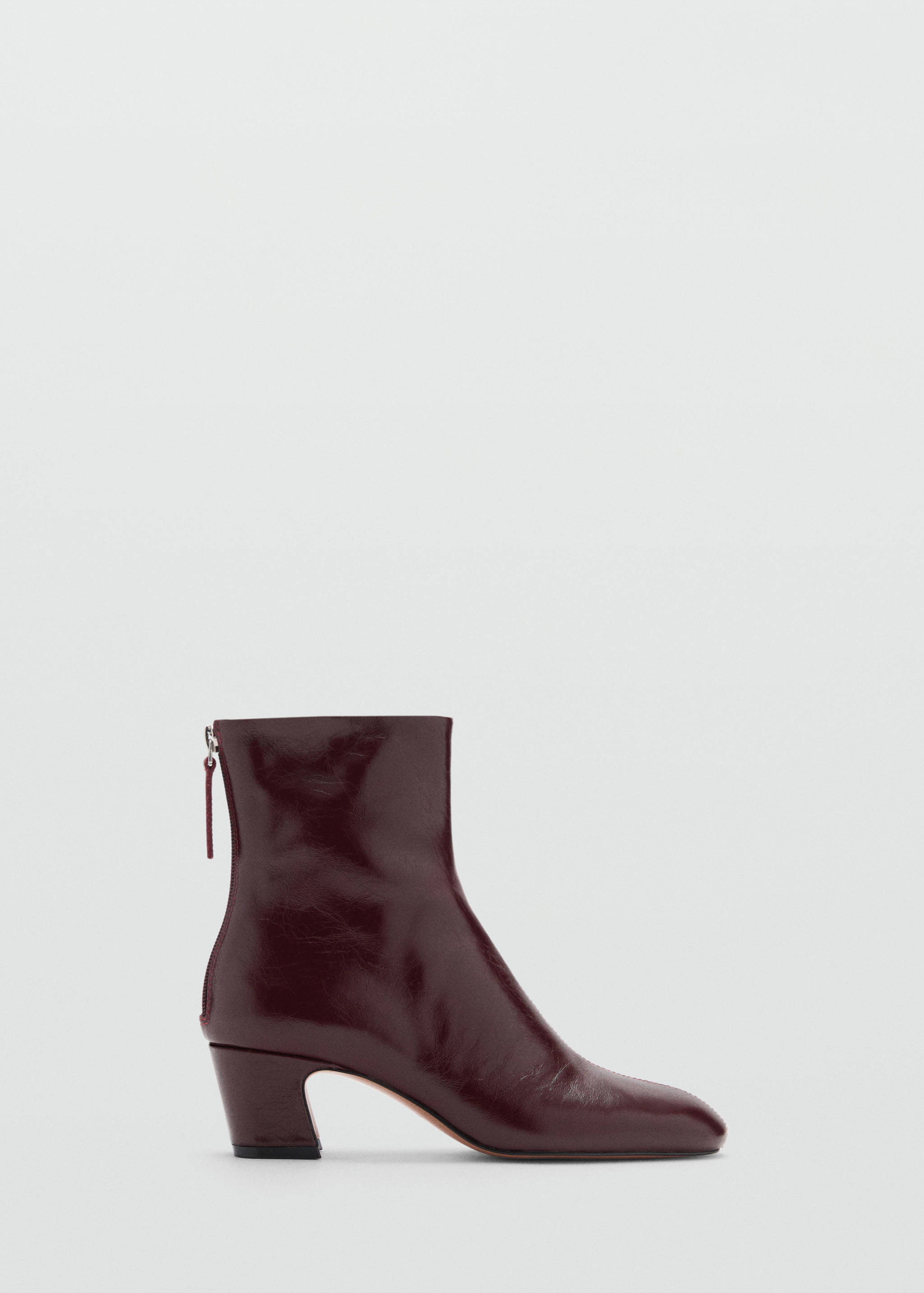Zipped leather ankle boots - Article without model