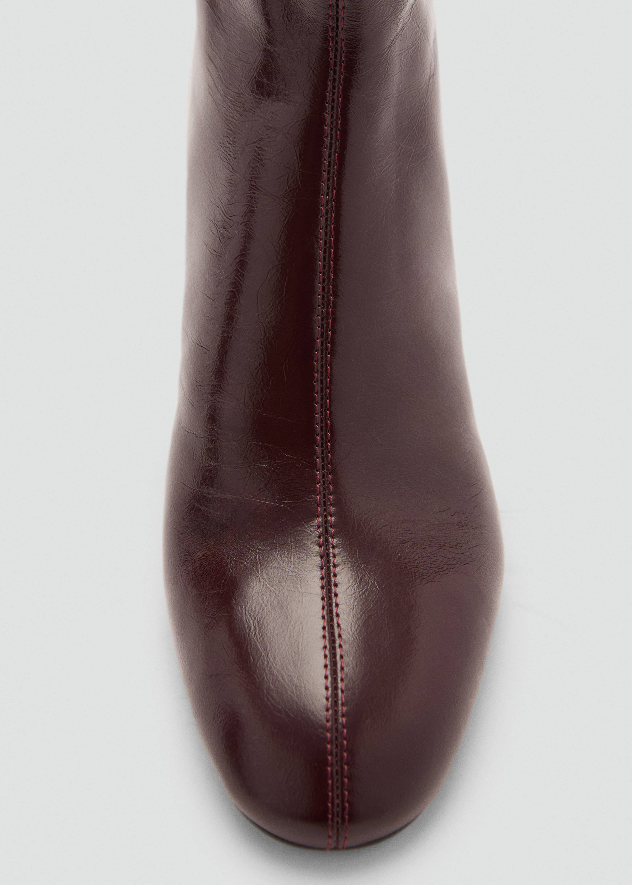 Zipped leather ankle boots - Details of the article 3