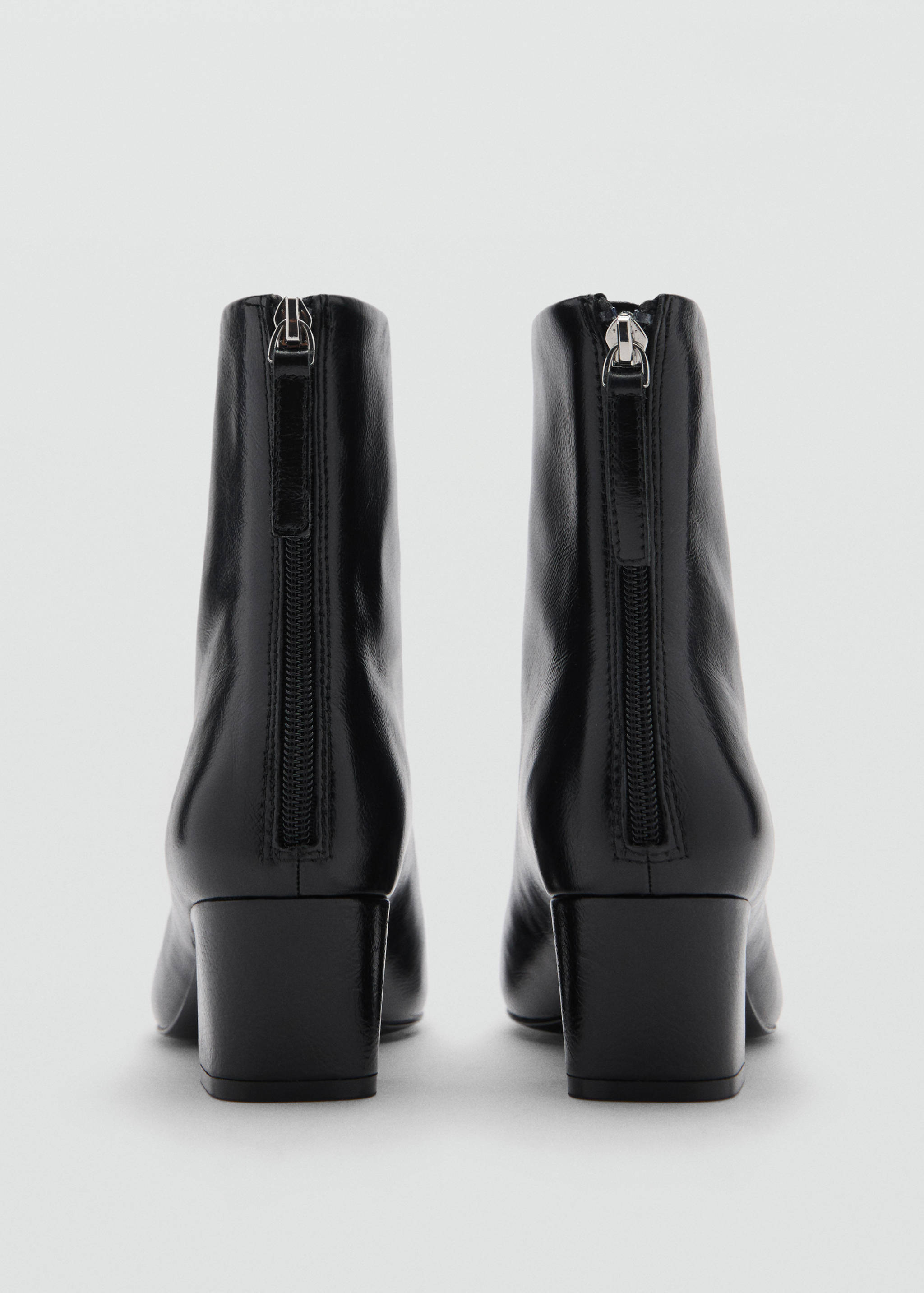Zipped leather ankle boots - Details of the article 1