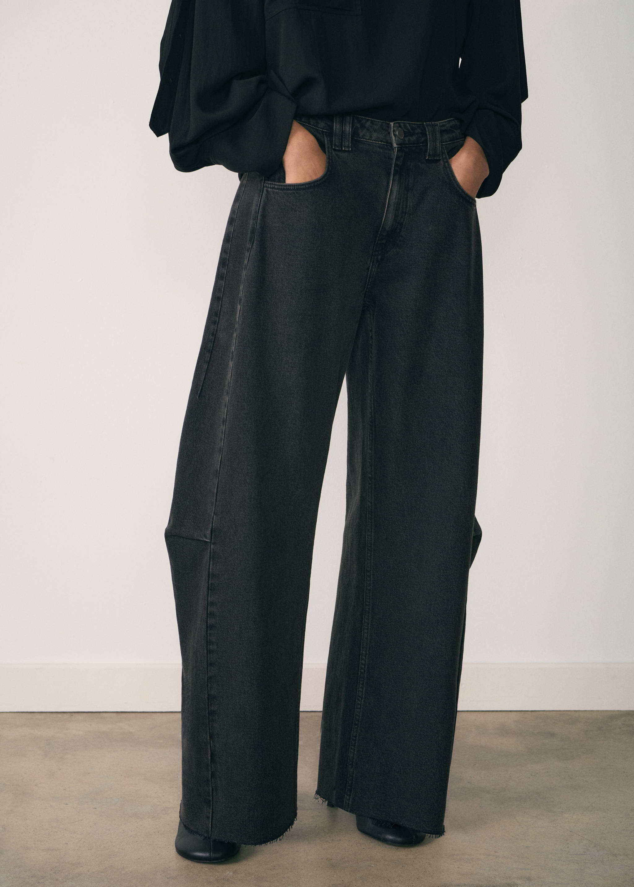 Low-rise loose-fit wide leg jeans - Medium plane