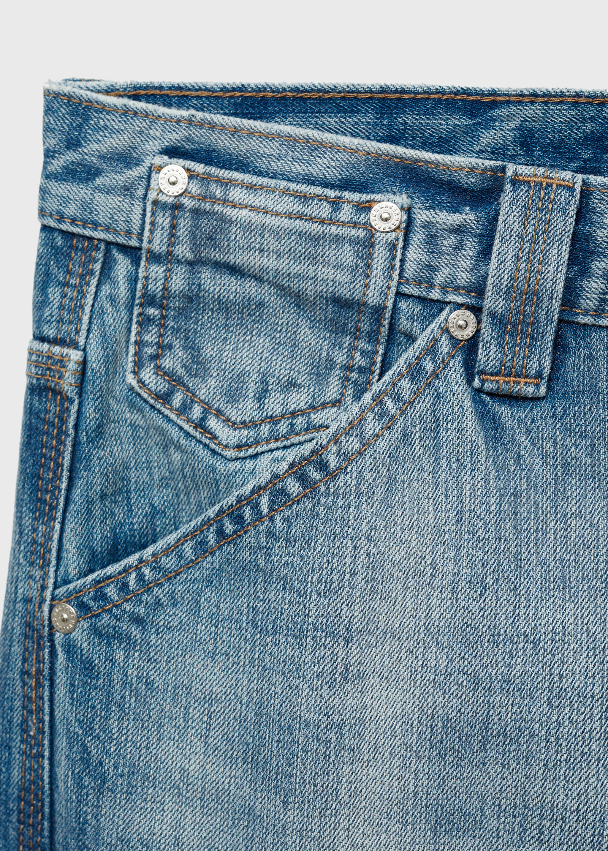 Wide leg jeans with decorative stitching - Details of the article 8