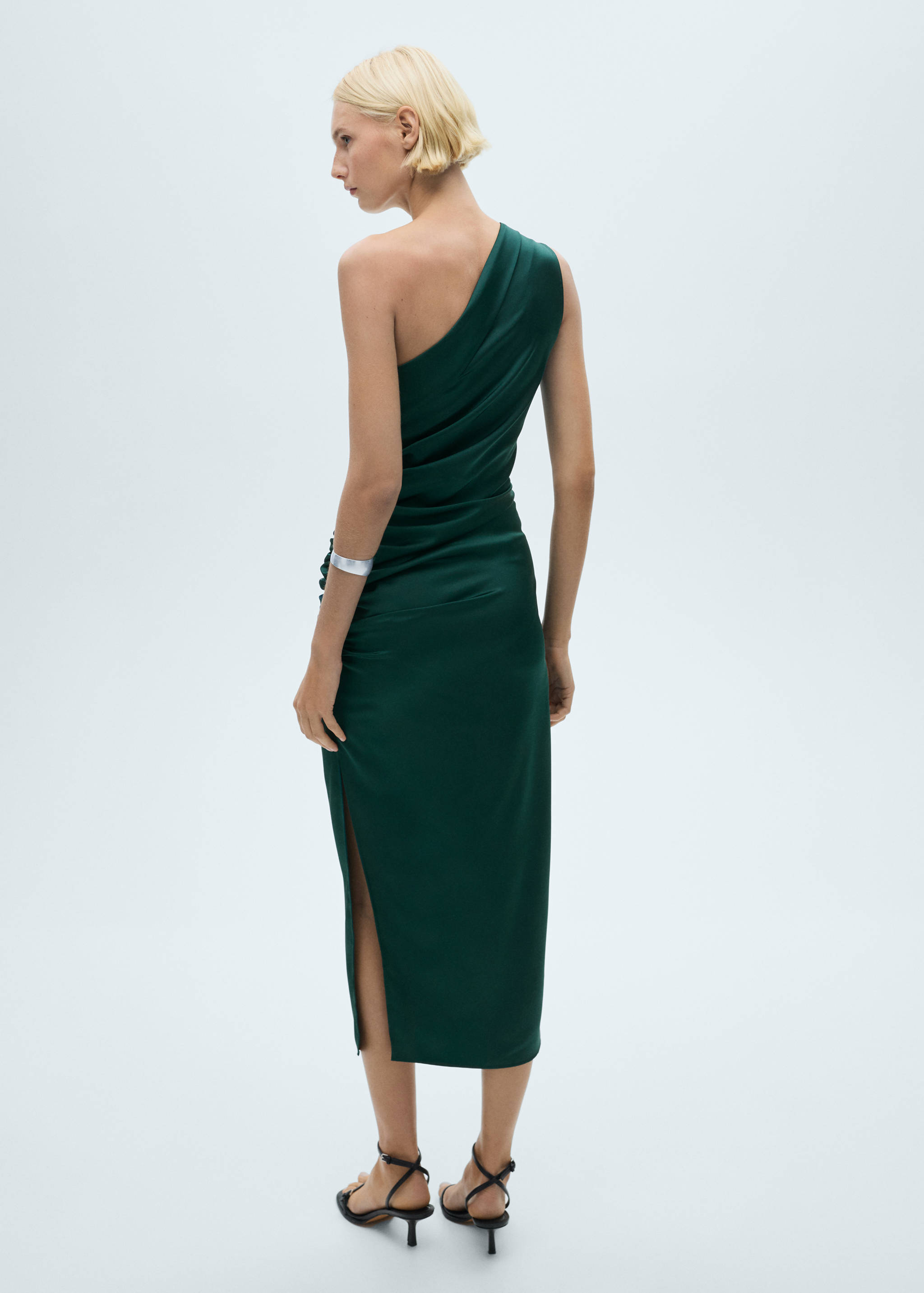 Asymmetrical pleated dress - Reverse of the article
