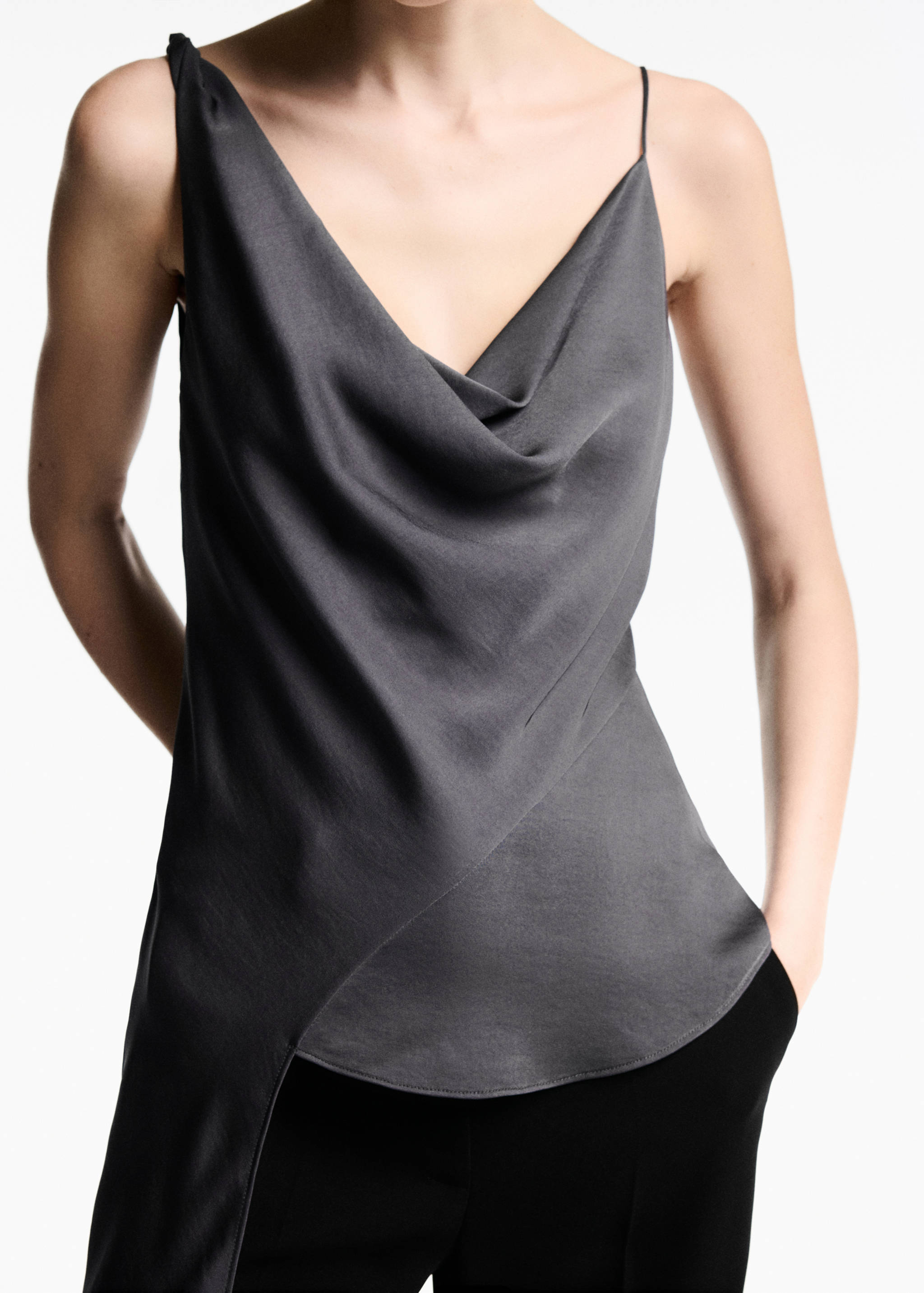 Top asimétrico cuello drapeado - Detalle del artículo 6