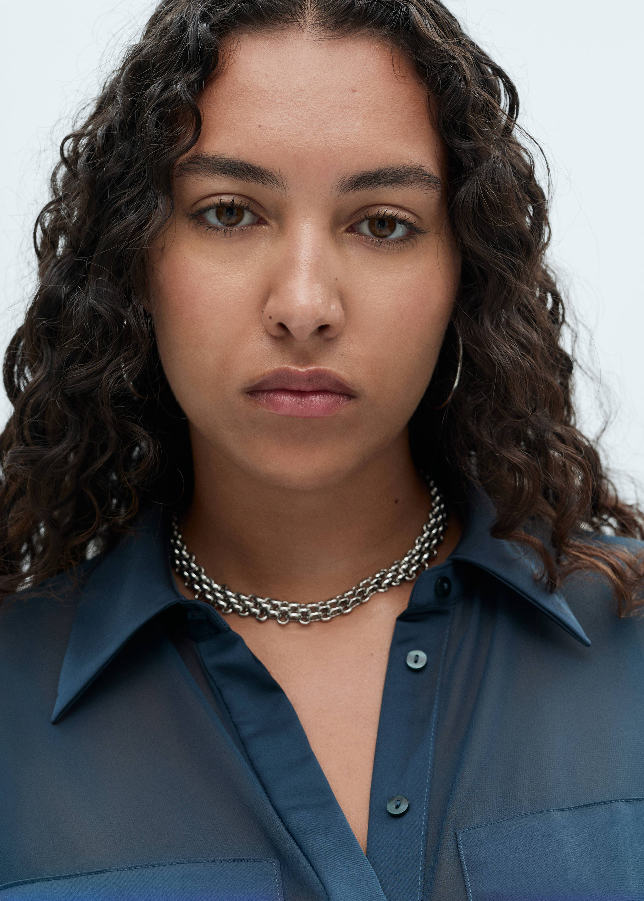 Chiffon shirt with satin panels - Details of the article 4