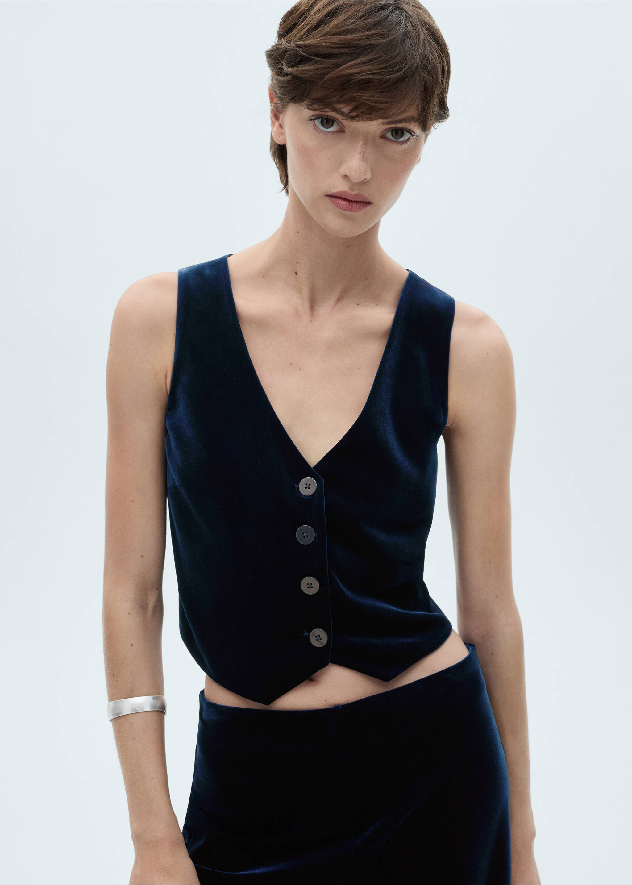Cropped velvet waistcoat - Medium plane, Night Blue. Ref: 77069062-00.