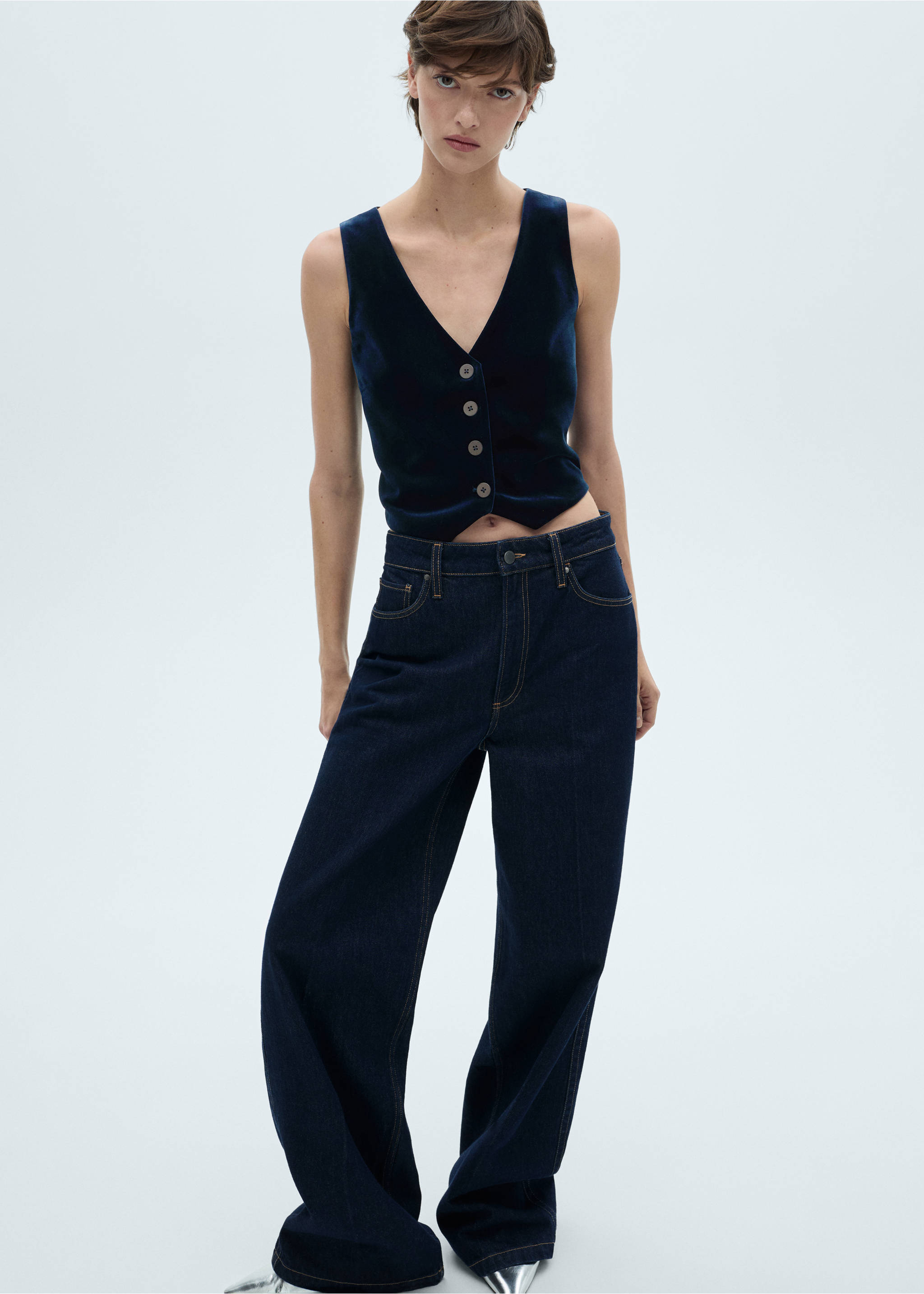 Cropped velvet waistcoat - Details of the article 2, Night Blue. Ref: 77069062-00.