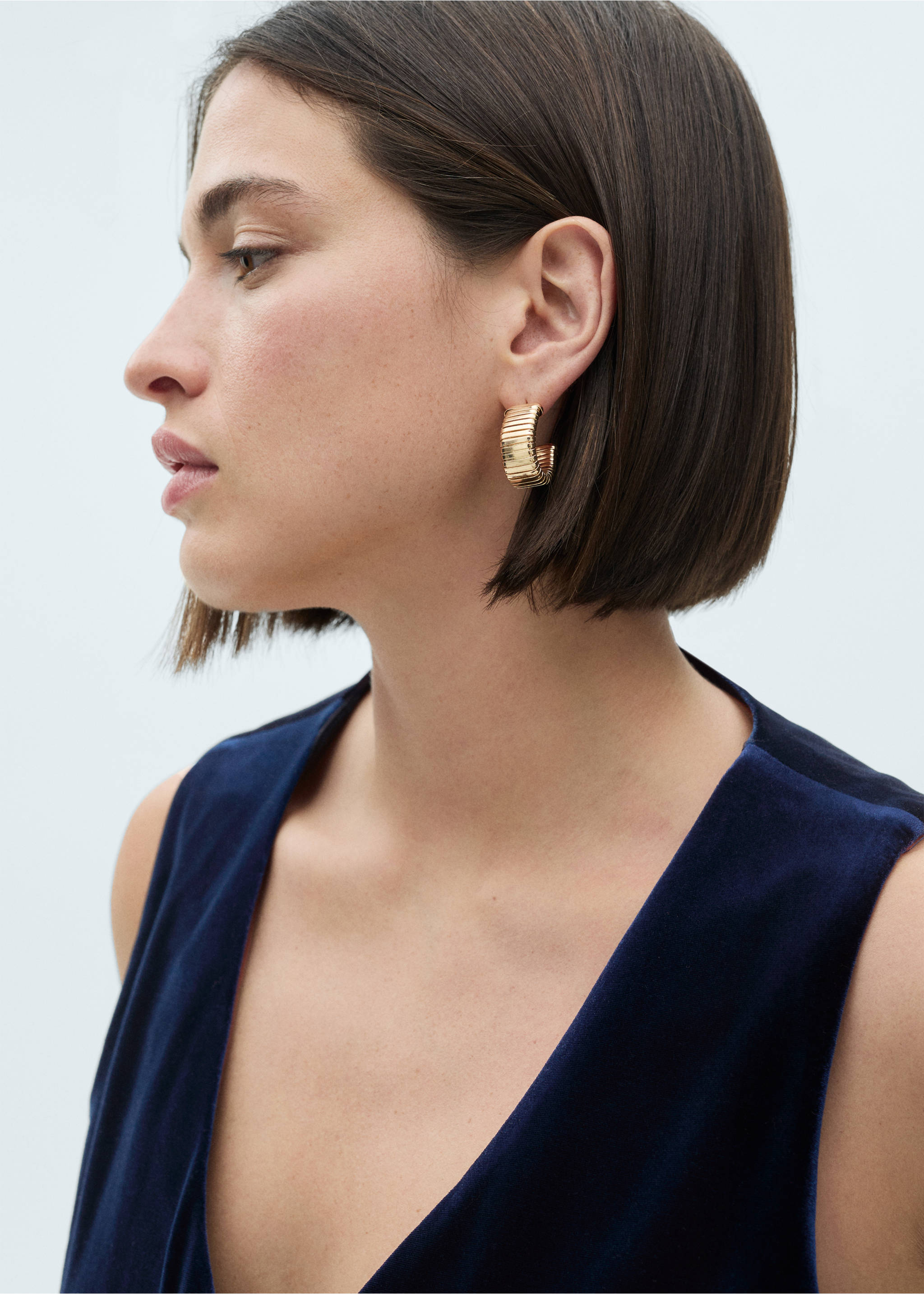 Cropped velvet waistcoat - Details of the article 4, Night Blue. Ref: 77069062-00.