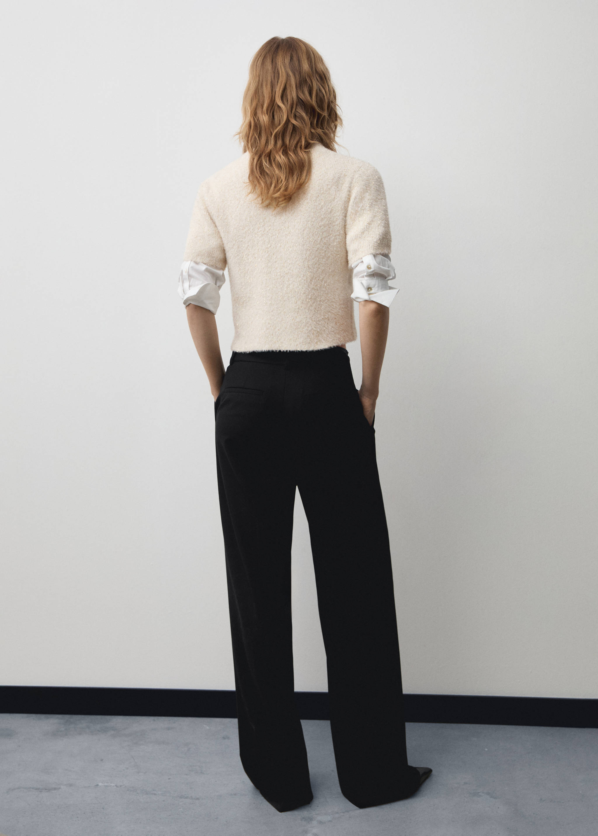 Straight-fit pleated pants - Reverse of the article