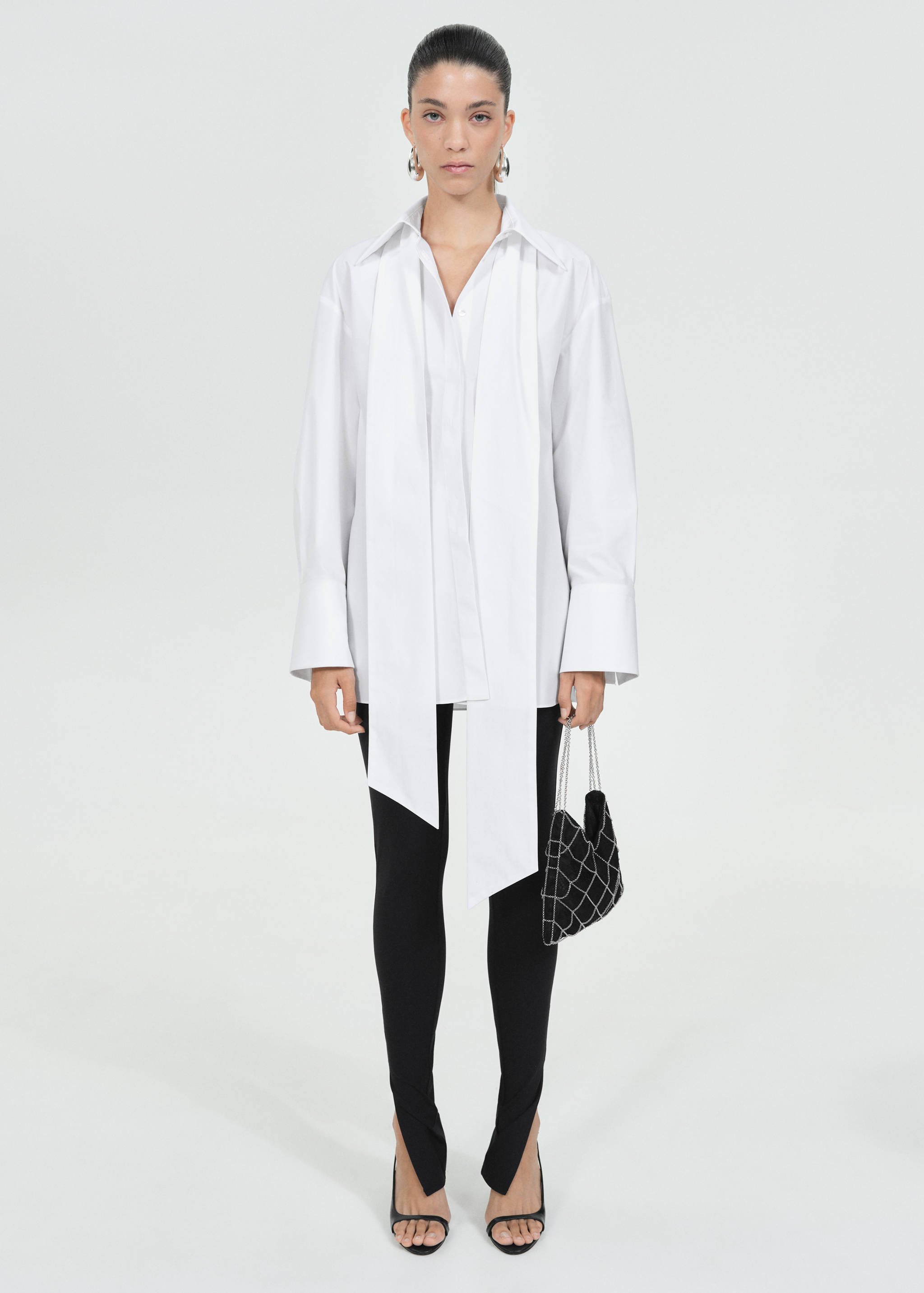 Oversized blouse with tie - General plane