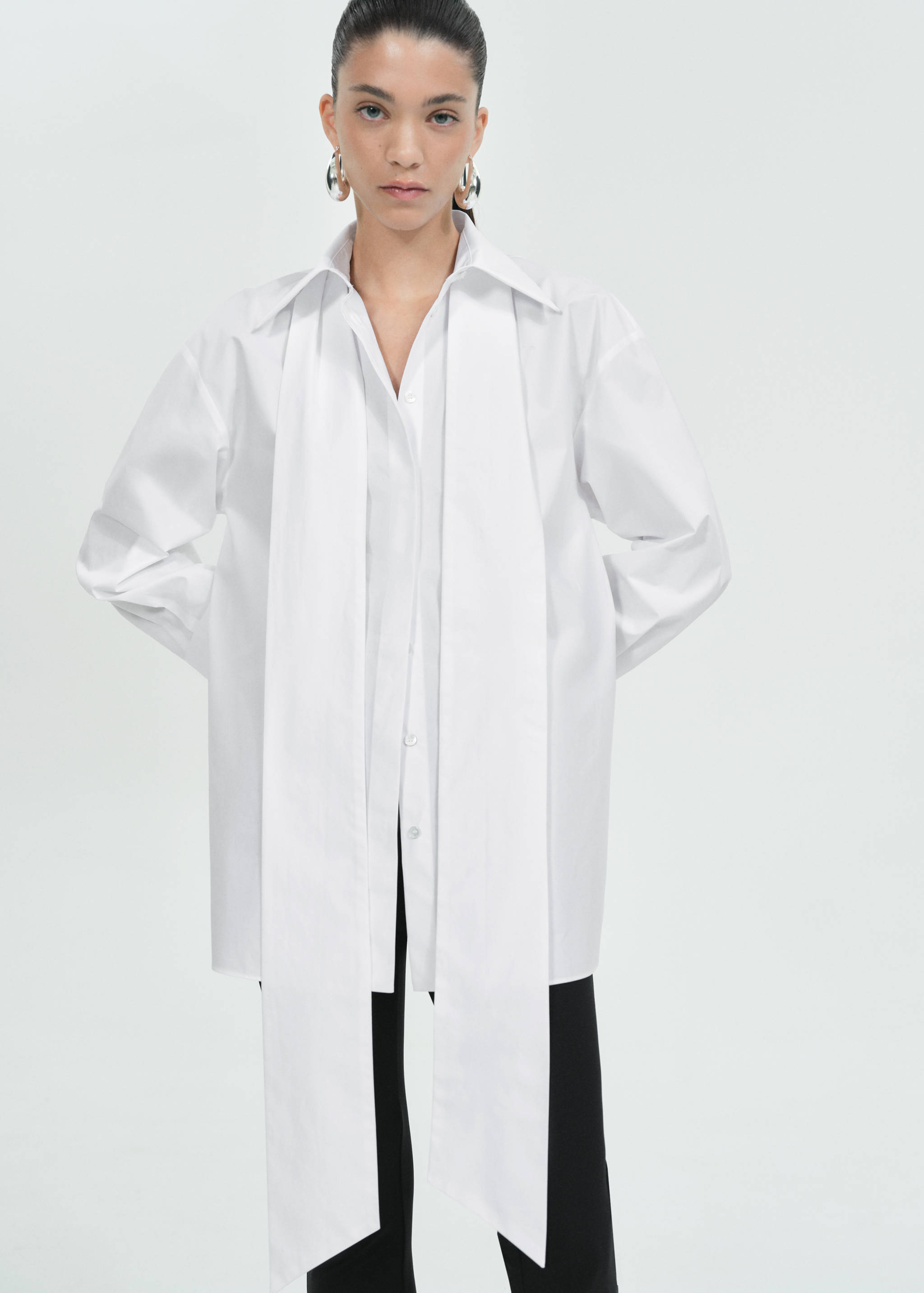 Oversized blouse with tie - Medium plane
