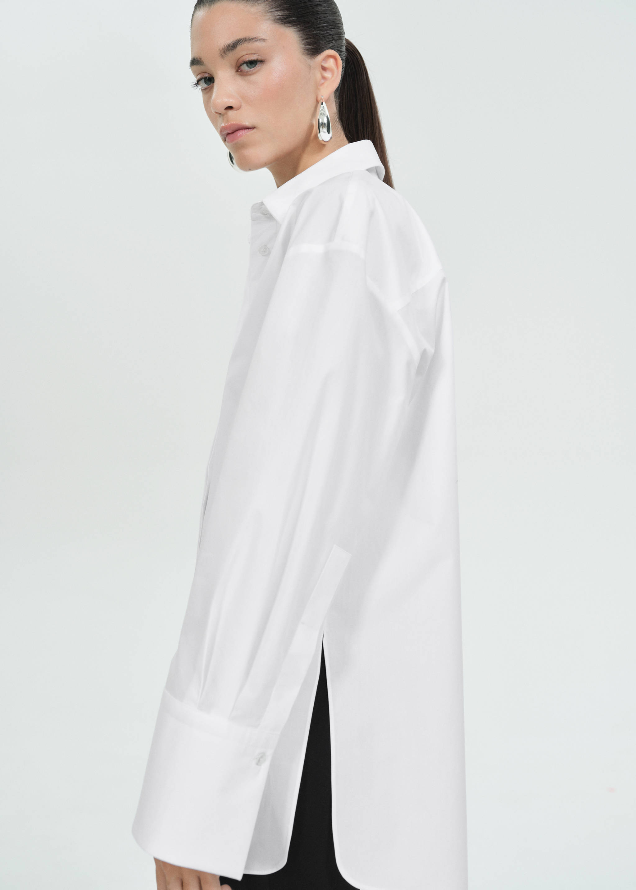 Oversized blouse with tie - Details of the article 2