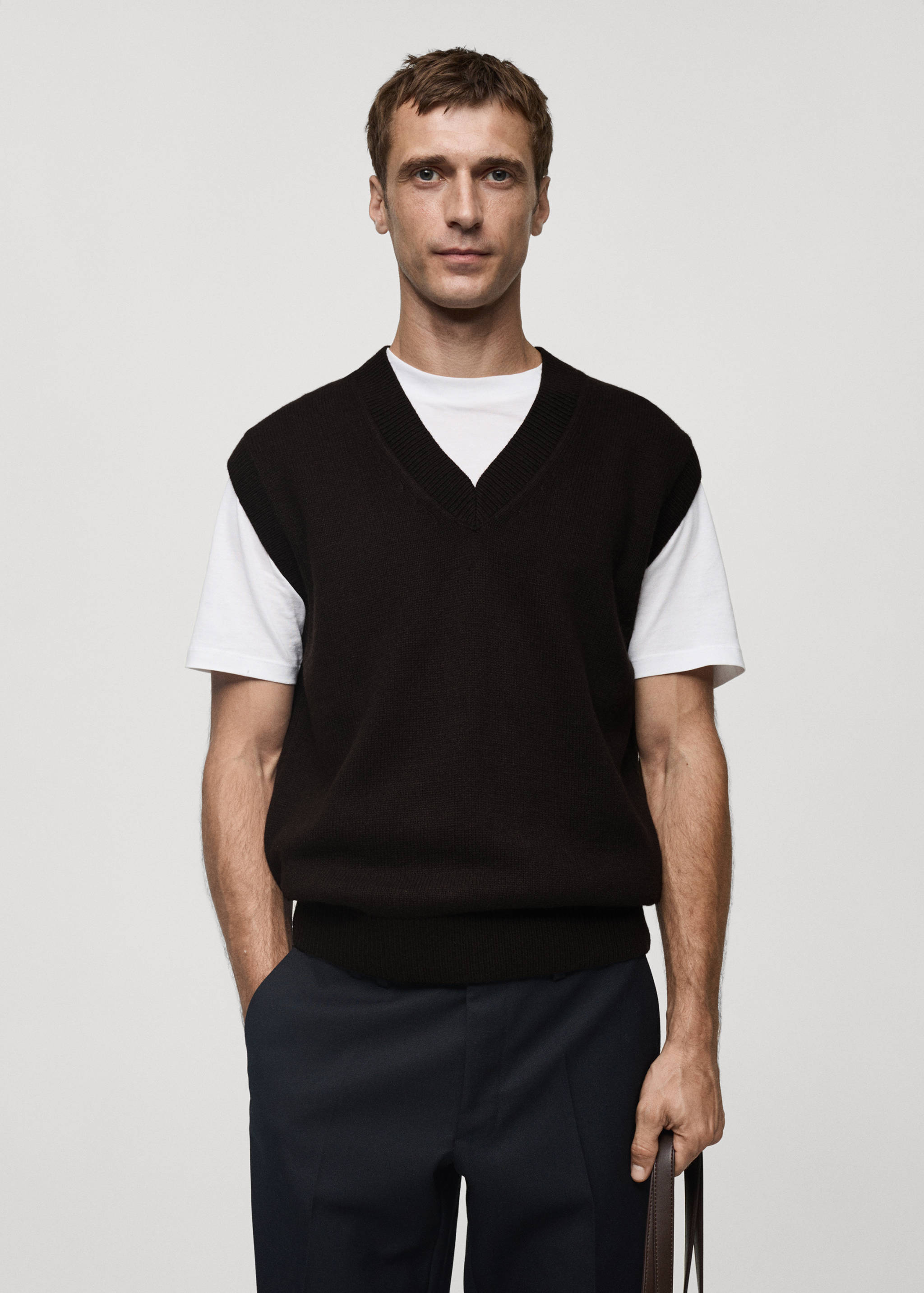 V-neck knitted waistcoat - Medium plane