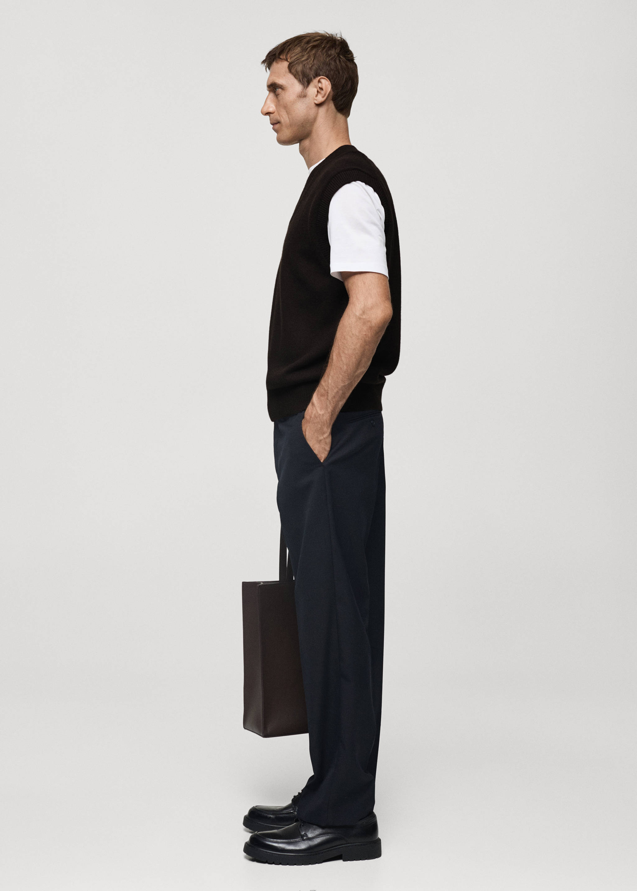 V-neck knitted waistcoat - Details of the article 2