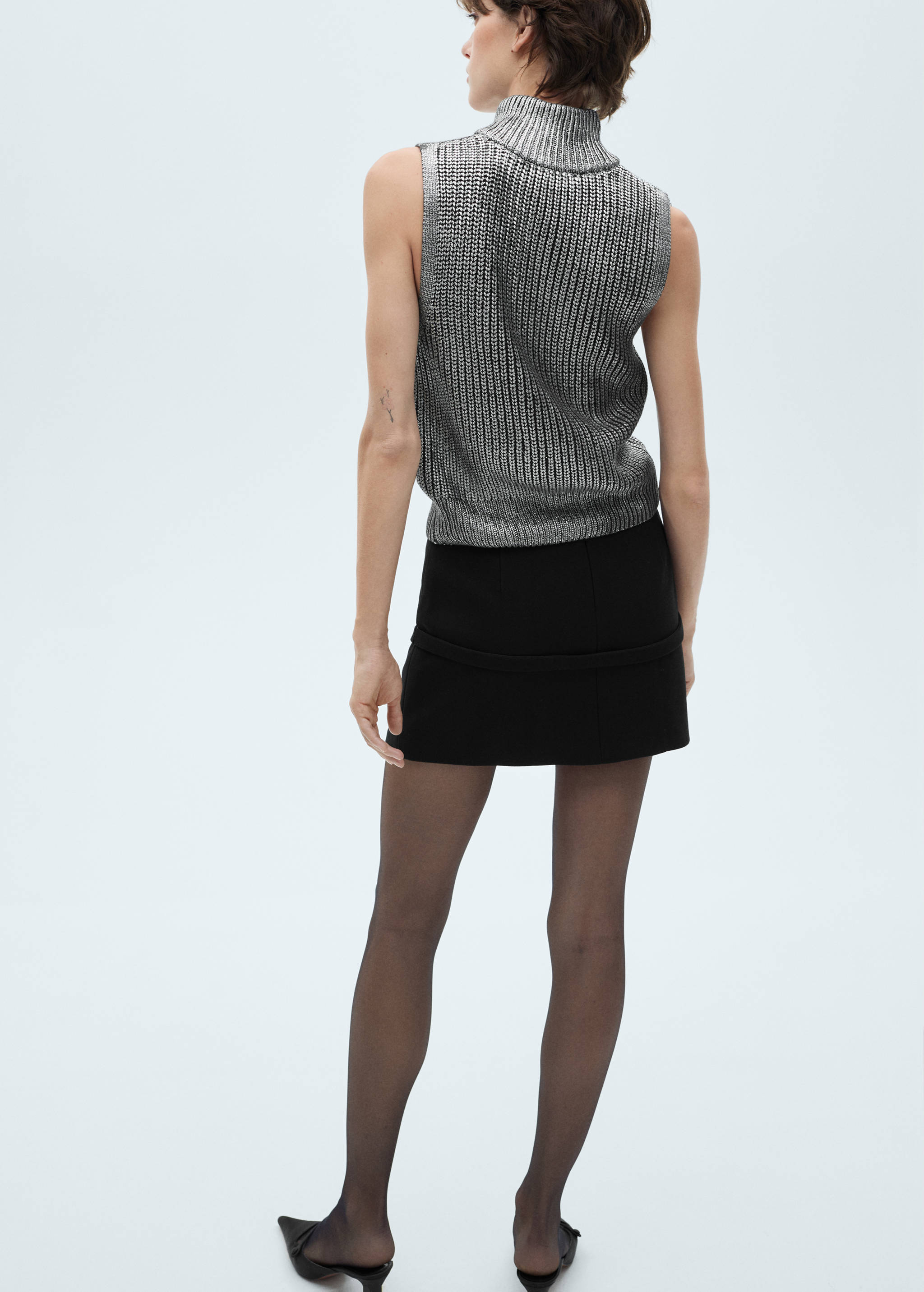 Perkins-neck foil vest - Reverse of the article
