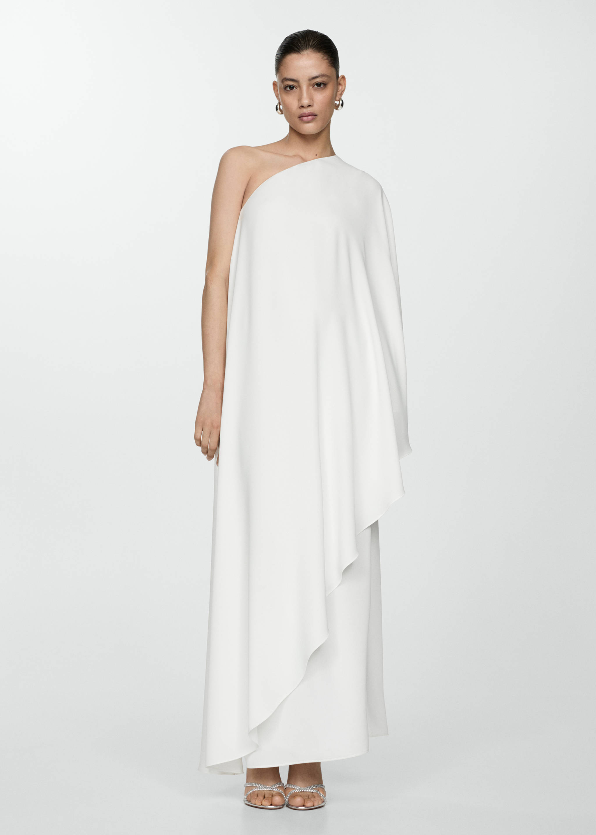 Asymmetrical cape dress - General plane