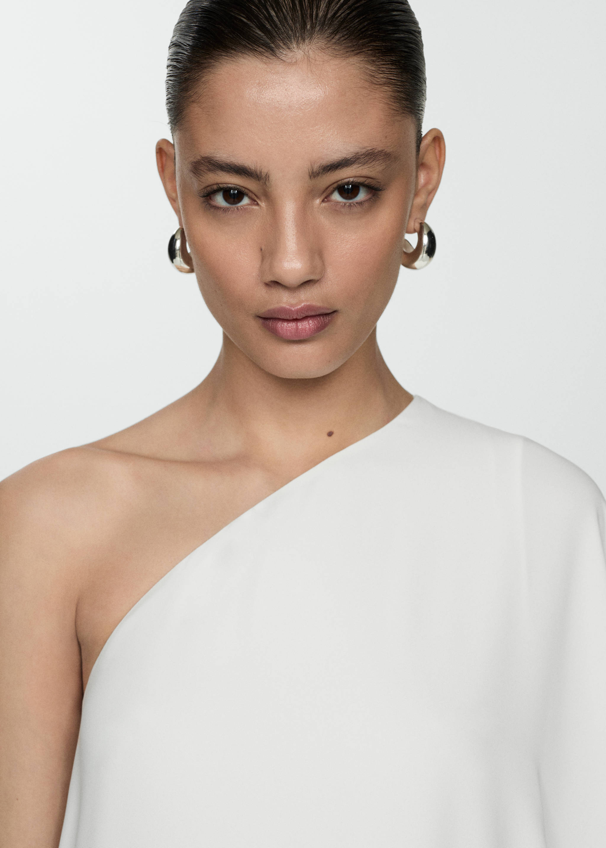 Asymmetrical cape dress - Details of the article 1