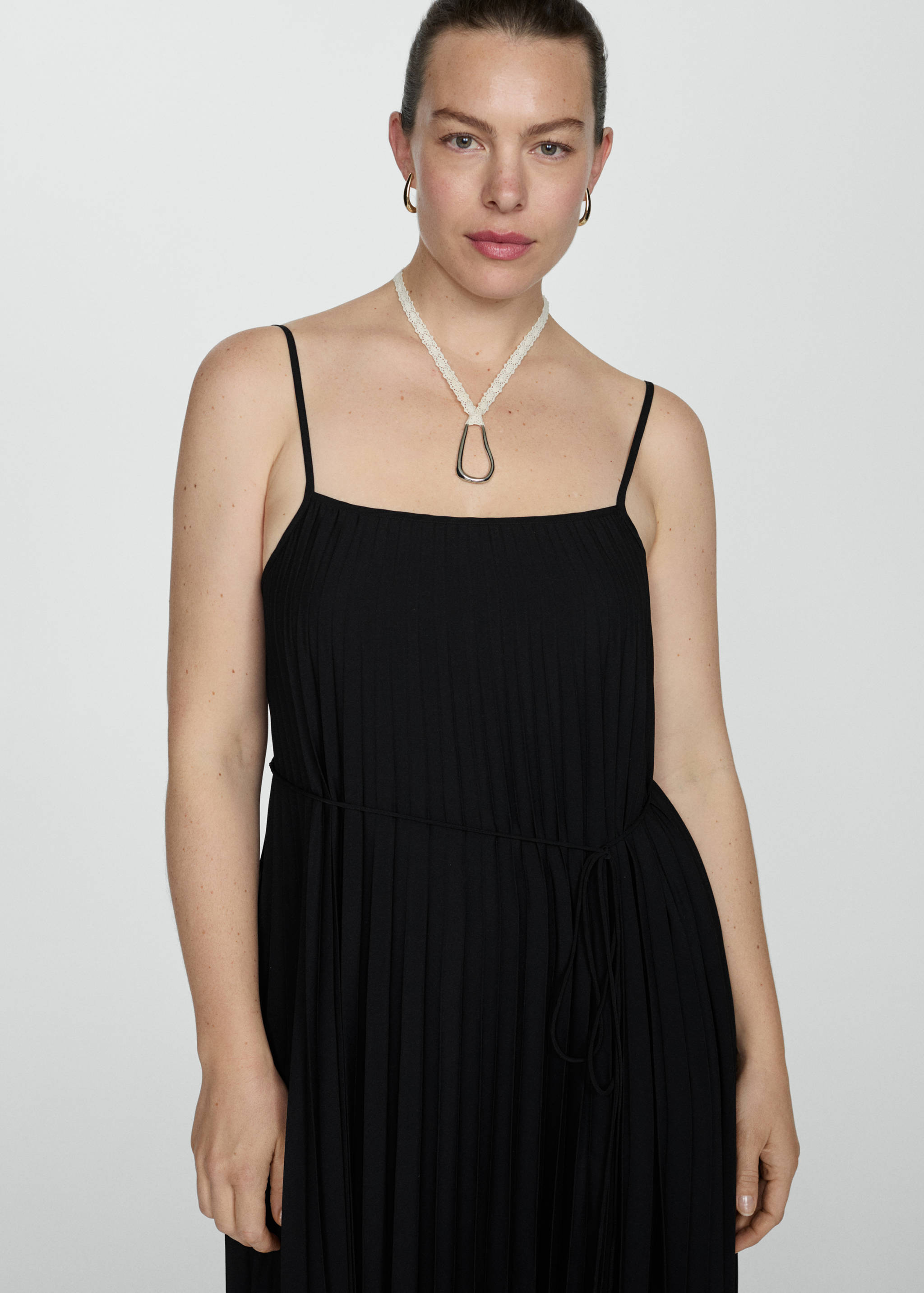 Pleated dress with bow - Details of the article 5