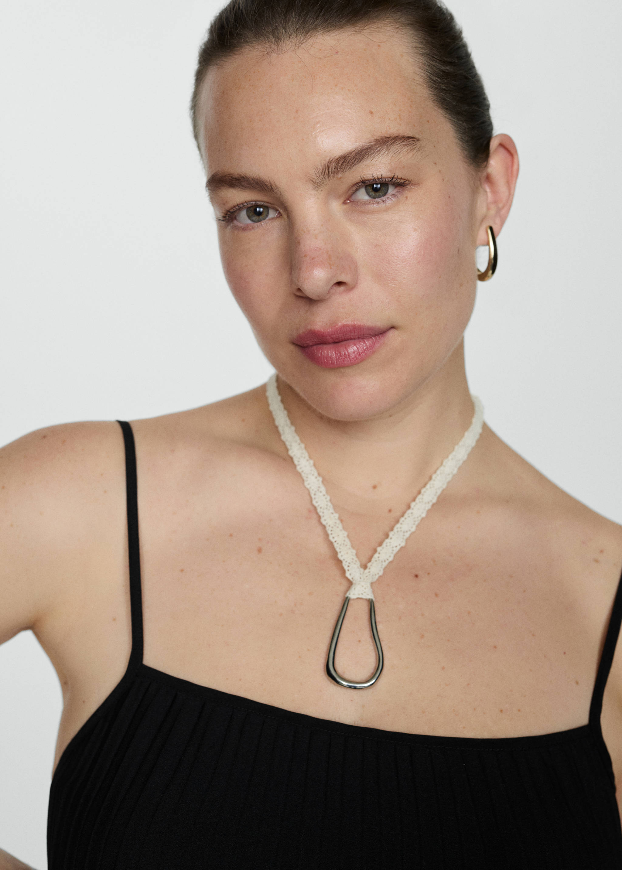 Pleated dress with bow - Details of the article 4