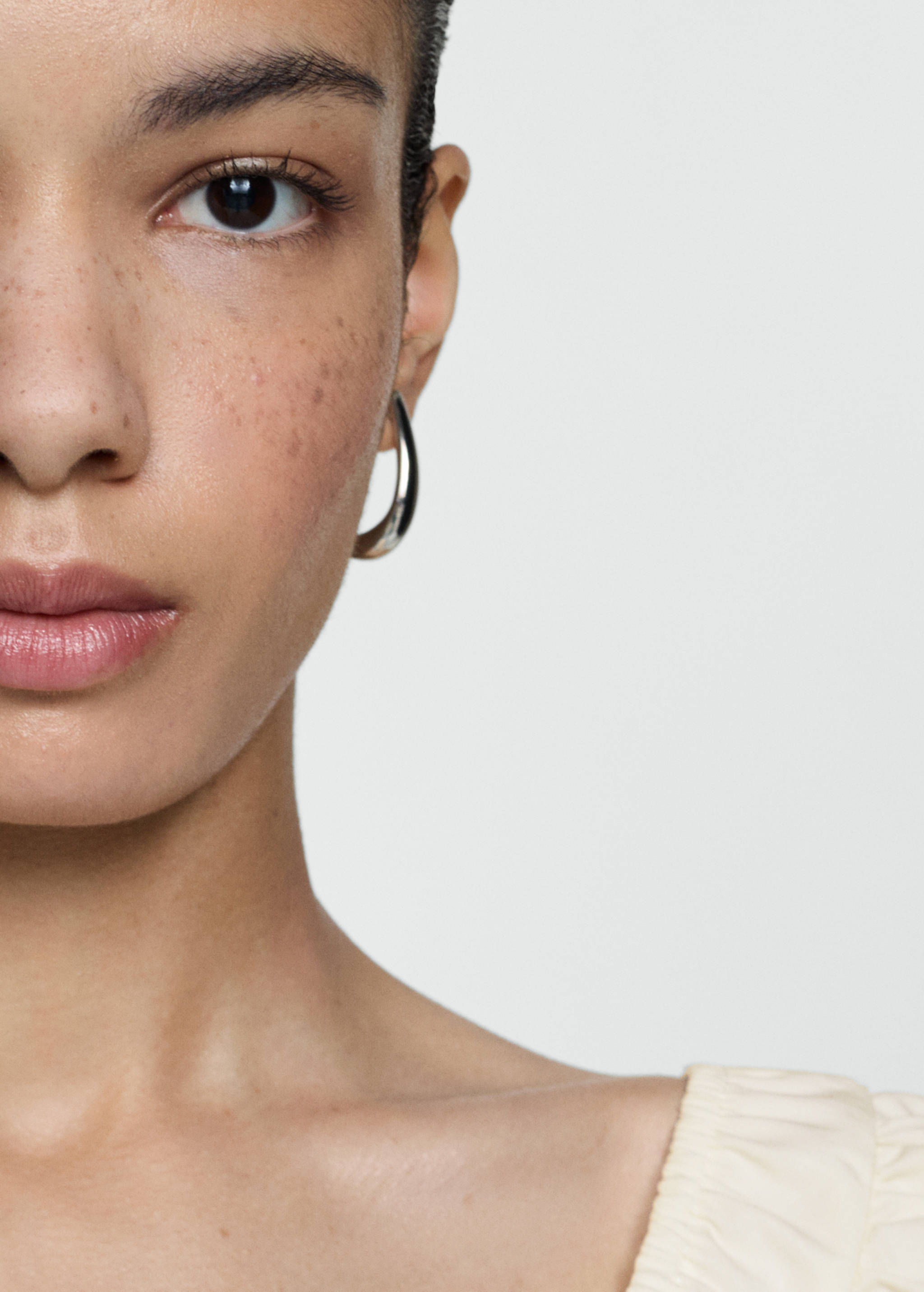 Buttoned crop top - Details of the article 1