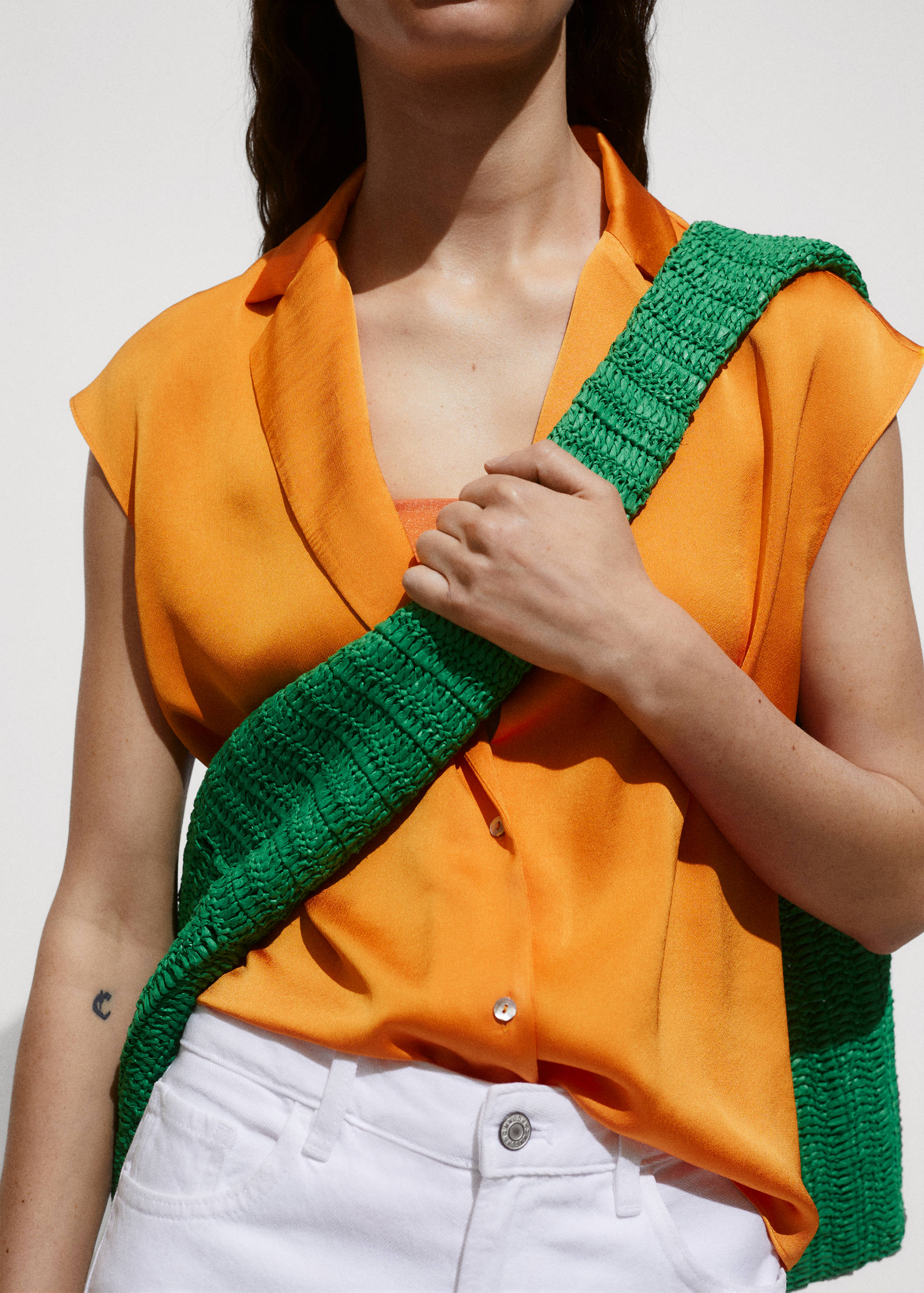 Splývavá saténová košile - Náhled ve středové rovině