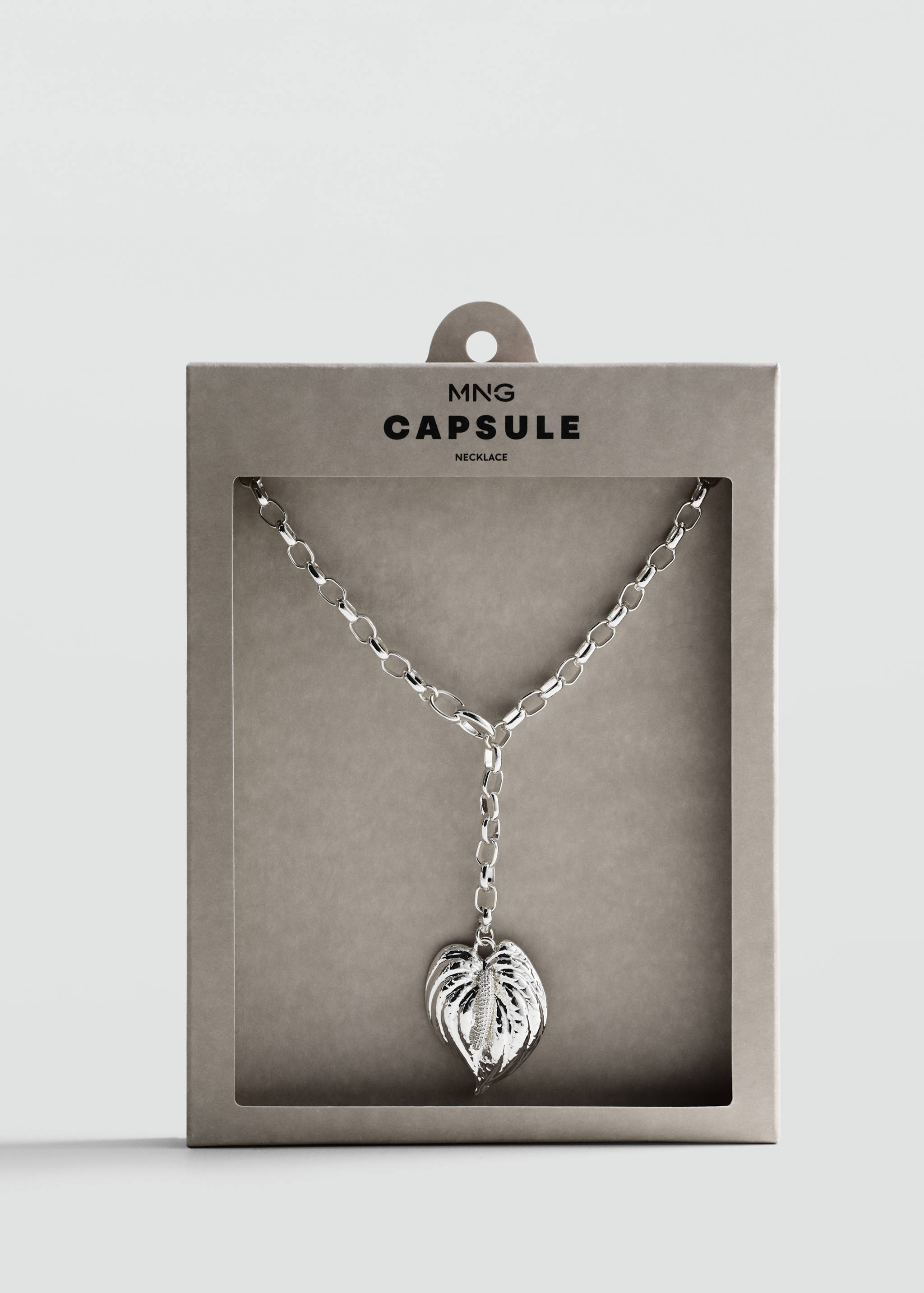Leaf pendant chain necklace - Details of the article 2