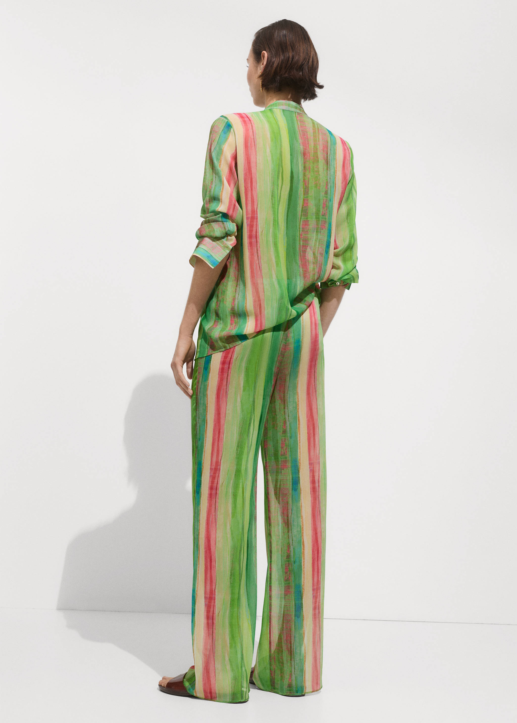 Blusa estampada semitransparente - Reverso del artículo